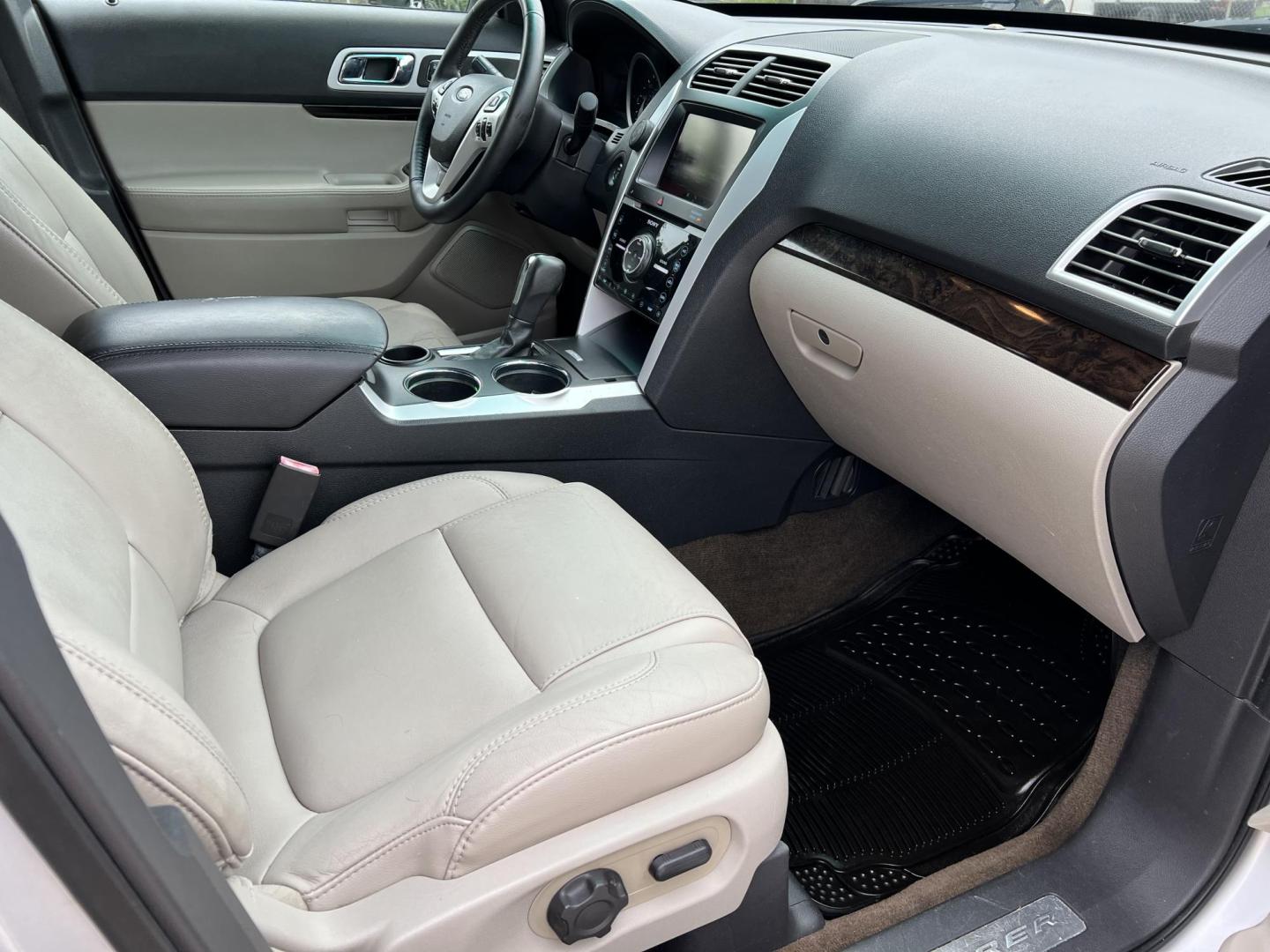 2013 Silver /Gray Ford Explorer Limited (1FM5K7F89DG) with an 3.5L V6 DOHC 24V engine, 6-Speed Automatic transmission, located at 4520 Airline Hwy, Baton Rouge, LA, 70805, (225) 357-1497, 30.509325, -91.145432 - 2013 Ford Explorer Limited **NO ACCIDENTS** 3.5 V6 Gas, 158K Miles, Leather, Power Windows, Locks & Mirrors, 7 Passenger Seating, Dual A/C & Heat, Rear Camera. Does Have A Minor Dent In The Door. FOR INFORMATION, PLEASE CONTACT JEFF AT 225-413-0981 CHECK OUT OUR A+ RATING WITH THE BETTER BUSINESS - Photo#9