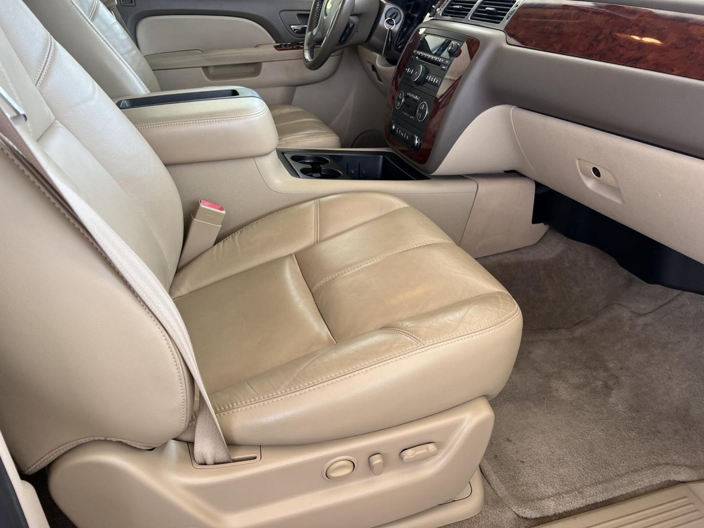 2011 White /Tan Chevrolet Tahoe LT (1GNSCBE08BR) with an 5.3L V8 OHV 16V FFV engine, 6-Speed Automatic transmission, located at 4520 Airline Hwy, Baton Rouge, LA, 70805, (225) 357-1497, 30.509325, -91.145432 - 2011 Chevrolet Tahoe LT **ONE OWNER** 5.3 V8 Gas, 120K Miles, Heated Leather, Power Windows, Locks, Mirrors & Lift Gate, 7 Passenger Seating, A/C & Heat, Rear Camera, Towing Package. FOR INFORMATION, PLEASE CONTACT JEFF AT 225-413-0981 CHECK OUT OUR A+ RATING WITH THE BETTER BUSINESS BUREAU WE HAVE - Photo#8