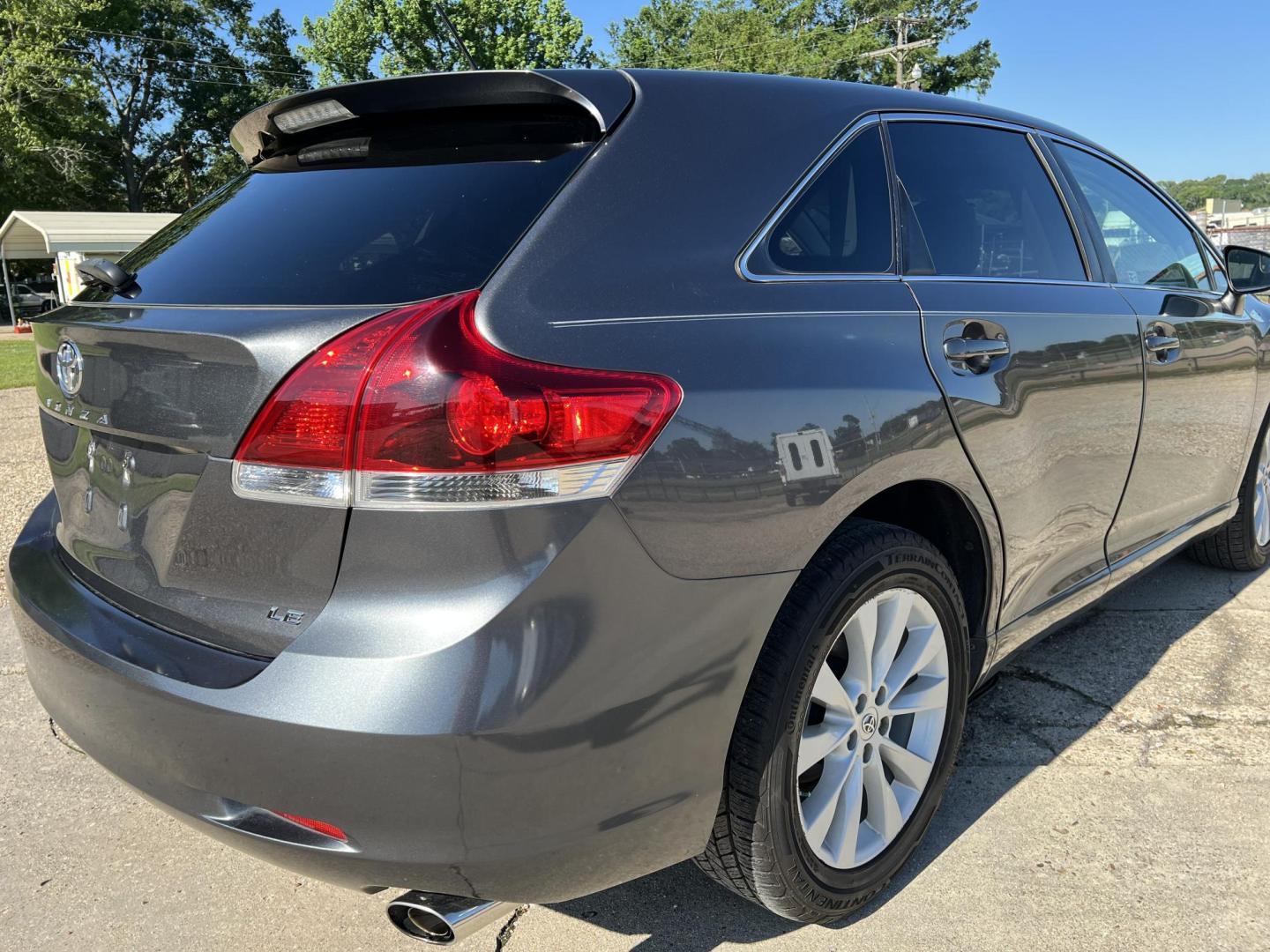 2015 Dark Gray /Gray Toyota Venza LE (4T3ZA3BB0FU) with an 2.7L L4 DOHC 16V engine, 6-Speed Automatic transmission, located at 4520 Airline Hwy, Baton Rouge, LA, 70805, (225) 357-1497, 30.509325, -91.145432 - 2015 Toyota Venza LE 2.7L 4 Cylinder Gas, 101K Miles, Power Windows, Locks, Mirrors & Seat, 5 Passenger Seating, A/C & Heat, Rear Camera. FOR INFORMATION, PLEASE CONTACT JEFF AT 225-413-0981 CHECK OUT OUR A+ RATING WITH THE BETTER BUSINESS BUREAU WE HAVE BEEN A FAMILY OWNED AND OPERATED BUSINESS AT - Photo#5