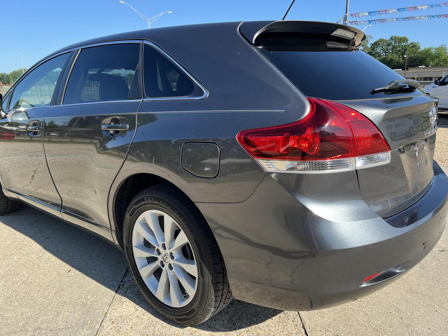 2015 Dark Gray /Gray Toyota Venza LE (4T3ZA3BB0FU) with an 2.7L L4 DOHC 16V engine, 6-Speed Automatic transmission, located at 4520 Airline Hwy, Baton Rouge, LA, 70805, (225) 357-1497, 30.509325, -91.145432 - 2015 Toyota Venza LE 2.7L 4 Cylinder Gas, 101K Miles, Power Windows, Locks, Mirrors & Seat, 5 Passenger Seating, A/C & Heat, Rear Camera. FOR INFORMATION, PLEASE CONTACT JEFF AT 225-413-0981 CHECK OUT OUR A+ RATING WITH THE BETTER BUSINESS BUREAU WE HAVE BEEN A FAMILY OWNED AND OPERATED BUSINESS AT - Photo#7