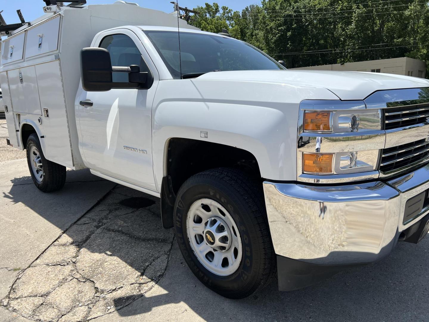 2015 White /Gray Chevrolet Silverado 3500HD Work Truck Long Box (1GB3CYCG9FZ) with an 6.0L V8 OHV 16V FFV engine, 6-Speed Automatic transmission, located at 4520 Airline Hwy, Baton Rouge, LA, 70805, (225) 357-1497, 30.509325, -91.145432 - 2015 Chevrolet Silverado 3500HD 2WD 6.0 V8 Gas, 149K Miles, Cold A/C, Power Locks, Knapheide Work Bed And Much More, Tow Pkg. FOR INFO PLEASE CONTACT JEFF AT 225-413-0981 CHECK OUT OUR A+ RATING WITH THE BETTER BUSINESS BUREAU WE HAVE BEEN A FAMILY OWNED AND OPERATED BUSINESS AT THE SAME LOCATION FO - Photo#3