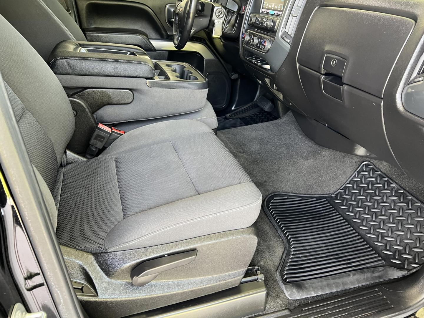 2018 Black /Black Chevrolet Silverado 1500 LT (1GCRCREC3JZ) with an 5.3L V8 OHV 16V engine, 6-Speed Automatic transmission, located at 4520 Airline Hwy, Baton Rouge, LA, 70805, (225) 357-1497, 30.509325, -91.145432 - 2018 Chevrolet Silverado 1500 Double Cab LT 5.3 V8 Gas, 125K Miles, Cold A/C, Power Windows, Locks & Mirrors, New Tires, Tow Package, Truck Does Have Minor Dents. FOR INFO PLEASE CONTACT JEFF AT 225-413-0981 CHECK OUT OUR A+ RATING WITH THE BETTER BUSINESS BUREAU WE HAVE BEEN A FAMILY OWNED AND O - Photo#10