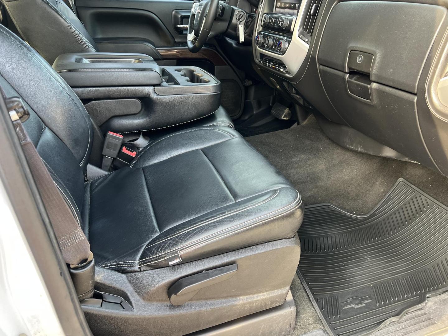 2014 White /Black GMC Sierra 1500 SLE (3GTU2UEC6EG) with an 5.3L V8 OHV 16V engine, 6-Speed Automatic transmission, located at 4520 Airline Hwy, Baton Rouge, LA, 70805, (225) 357-1497, 30.509325, -91.145432 - 2014 GMC Sierra Crew Cab SLE Z71 4X4 ***ONE OWNER & NO ACCIDENTS*** 5.3 V8 Gas, 202K Miles, Cold A/C, Leather, Power Windows, Locks & Mirrors, Spray In Bedliner, Backup Camera, Tow Package. FOR INFO PLEASE CONTACT JEFF AT 225-413-0981 CHECK OUT OUR A+ RATING WITH THE BETTER BUSINESS BUREAU WE HAVE - Photo#9