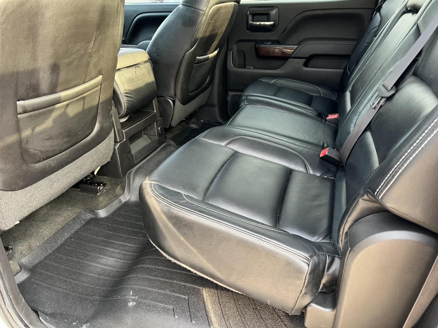 2014 White /Black GMC Sierra 1500 SLE (3GTU2UEC6EG) with an 5.3L V8 OHV 16V engine, 6-Speed Automatic transmission, located at 4520 Airline Hwy, Baton Rouge, LA, 70805, (225) 357-1497, 30.509325, -91.145432 - 2014 GMC Sierra Crew Cab SLE Z71 4X4 ***ONE OWNER & NO ACCIDENTS*** 5.3 V8 Gas, 202K Miles, Cold A/C, Leather, Power Windows, Locks & Mirrors, Spray In Bedliner, Backup Camera, Tow Package. FOR INFO PLEASE CONTACT JEFF AT 225-413-0981 CHECK OUT OUR A+ RATING WITH THE BETTER BUSINESS BUREAU WE HAVE - Photo#11