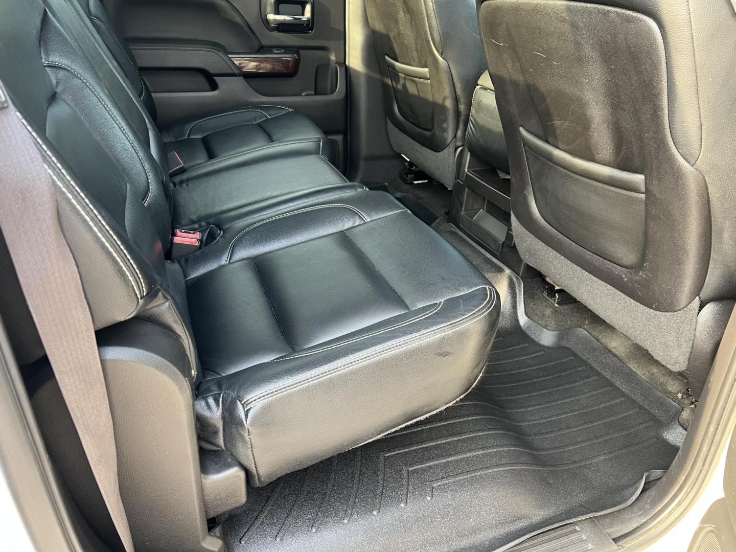 2014 White /Black GMC Sierra 1500 SLE (3GTU2UEC6EG) with an 5.3L V8 OHV 16V engine, 6-Speed Automatic transmission, located at 4520 Airline Hwy, Baton Rouge, LA, 70805, (225) 357-1497, 30.509325, -91.145432 - 2014 GMC Sierra Crew Cab SLE Z71 4X4 ***ONE OWNER & NO ACCIDENTS*** 5.3 V8 Gas, 202K Miles, Cold A/C, Leather, Power Windows, Locks & Mirrors, Spray In Bedliner, Backup Camera, Tow Package. FOR INFO PLEASE CONTACT JEFF AT 225-413-0981 CHECK OUT OUR A+ RATING WITH THE BETTER BUSINESS BUREAU WE HAVE - Photo#10