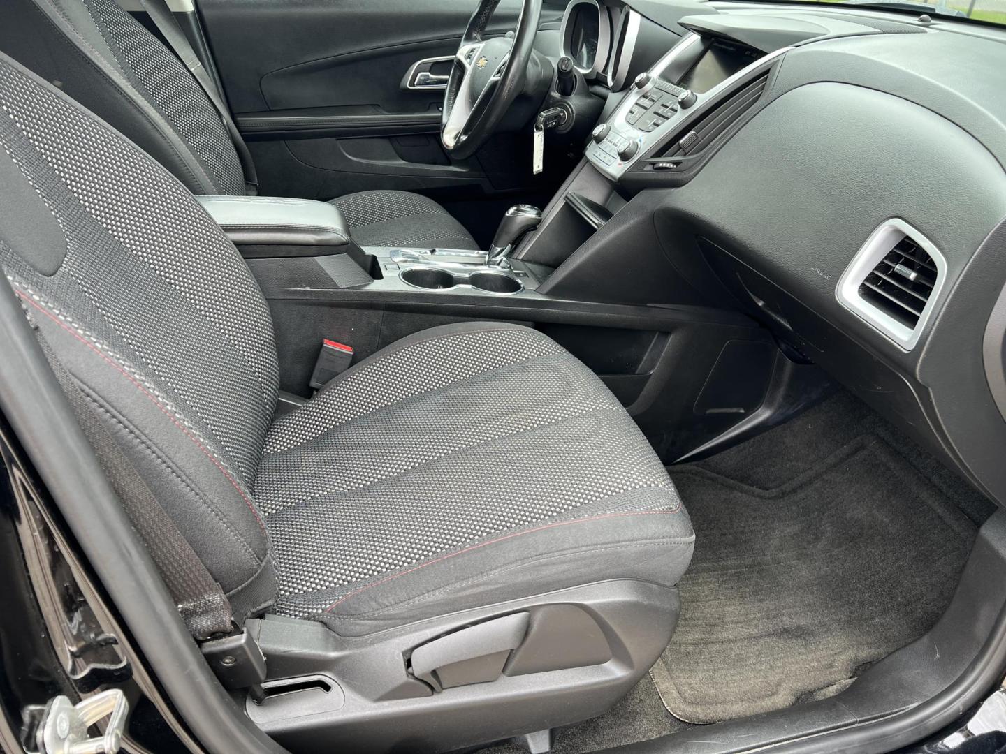 2017 Black /Gray Chevrolet Equinox LT (2GNALCEK1H1) with an 2.4L L4 DOHC 16V FFV engine, Automatic transmission, located at 4520 Airline Hwy, Baton Rouge, LA, 70805, (225) 357-1497, 30.509325, -91.145432 - 2017 Chevrolet Equinox LT 2.4L 4 Cylinder Gas, 98K Miles, Cold A/C, Power Windows, Locks & Mirrors, Backup Camera, Alloy Wheels. Has Minor Dent Bottom Of Drivers Door. FOR INFO PLEASE CONTACT JEFF AT 225-413-0981 CHECK OUT OUR A+ RATING WITH THE BETTER BUSINESS BUREAU WE HAVE BEEN A FAMILY OWNED AN - Photo#9