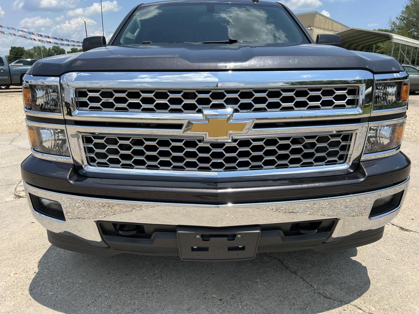 2015 Dark Gray /Gray Chevrolet Silverado 1500 LT (1GCVKREHXFZ) with an 4.3L V6 OHV 12V engine, 6-Speed Automatic transmission, located at 4520 Airline Hwy, Baton Rouge, LA, 70805, (225) 357-1497, 30.509325, -91.145432 - 2015 Chevrolet Silverado 1500 Double Cab LT 4X4 4.3 V6 Gas, 161K Miles, Cold A/C, Power Windows, Locks & Mirrors, Backup Camera, New Tires,Tow Package. Has Minor Dent On Roof. FOR INFO PLEASE CONTACT JEFF AT 225-413-0981 CHECK OUT OUR A+ RATING WITH THE BETTER BUSINESS BUREAU WE HAVE BEEN A FAMIL - Photo#2