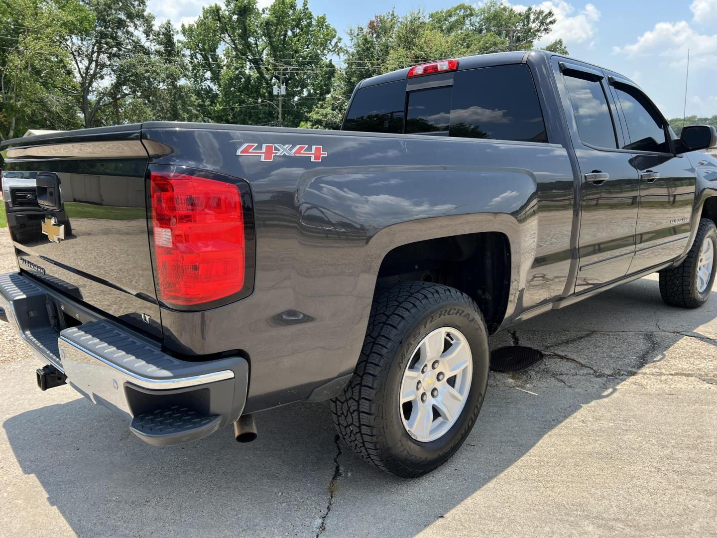 2015 Dark Gray /Gray Chevrolet Silverado 1500 LT (1GCVKREHXFZ) with an 4.3L V6 OHV 12V engine, 6-Speed Automatic transmission, located at 4520 Airline Hwy, Baton Rouge, LA, 70805, (225) 357-1497, 30.509325, -91.145432 - 2015 Chevrolet Silverado 1500 Double Cab LT 4X4 4.3 V6 Gas, 161K Miles, Cold A/C, Power Windows, Locks & Mirrors, Backup Camera, New Tires,Tow Package. Has Minor Dent On Roof. FOR INFO PLEASE CONTACT JEFF AT 225-413-0981 CHECK OUT OUR A+ RATING WITH THE BETTER BUSINESS BUREAU WE HAVE BEEN A FAMIL - Photo#5