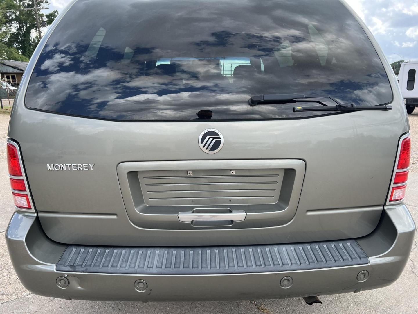 2004 Light Green /Tan Mercury Monterey Convenience (2MRDA202X4B) with an 4.2L V6 engine, 4-Speed Automatic Overdrive transmission, located at 4520 Airline Hwy, Baton Rouge, LA, 70805, (225) 357-1497, 30.509325, -91.145432 - 2004 Mercury Monterey 4.2L V6 Gas, 135K Miles, Leather, Seats 7, Dual Power Sliding Doors, Cold A/C, Power Windows, Locks & Mirrors, Good Tires. FOR INFO PLEASE CONTACT JEFF AT 225-413-0981 CHECK OUT OUR A+ RATING WITH THE BETTER BUSINESS BUREAU WE HAVE BEEN A FAMILY OWNED AND OPERATED BUSINESS AT - Photo#6