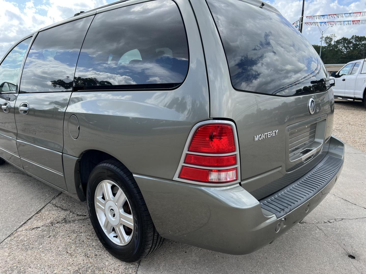 2004 Light Green /Tan Mercury Monterey Convenience (2MRDA202X4B) with an 4.2L V6 engine, 4-Speed Automatic Overdrive transmission, located at 4520 Airline Hwy, Baton Rouge, LA, 70805, (225) 357-1497, 30.509325, -91.145432 - 2004 Mercury Monterey 4.2L V6 Gas, 135K Miles, Leather, Seats 7, Dual Power Sliding Doors, Cold A/C, Power Windows, Locks & Mirrors, Good Tires. FOR INFO PLEASE CONTACT JEFF AT 225-413-0981 CHECK OUT OUR A+ RATING WITH THE BETTER BUSINESS BUREAU WE HAVE BEEN A FAMILY OWNED AND OPERATED BUSINESS AT - Photo#7