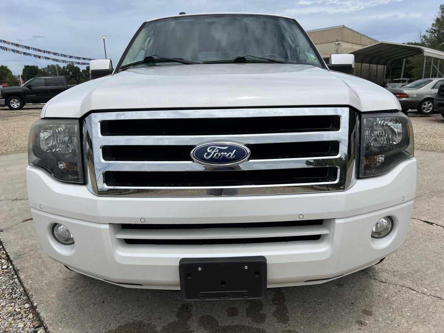 2013 White /Tan Ford Expedition Limited (1FMJK1K58DE) with an 5.4L V8 SOHC 16V FFV engine, 6-Speed Automatic transmission, located at 4520 Airline Hwy, Baton Rouge, LA, 70805, (225) 357-1497, 30.509325, -91.145432 - 2013 Ford Expedition EL Limited ***NO ACCIDENTS*** 5.4 V8 Gas, 169K Miles, Leather, Seating For 7, Sunroof, Fully Loaded, Cold A/C, Backup Camera, Tow Package. FOR INFO PLEASE CONTACT JEFF AT 225-413-0981 CHECK OUT OUR A+ RATING WITH THE BETTER BUSINESS BUREAU WE HAVE BEEN A FAMILY OWNED AND OPERA - Photo#2