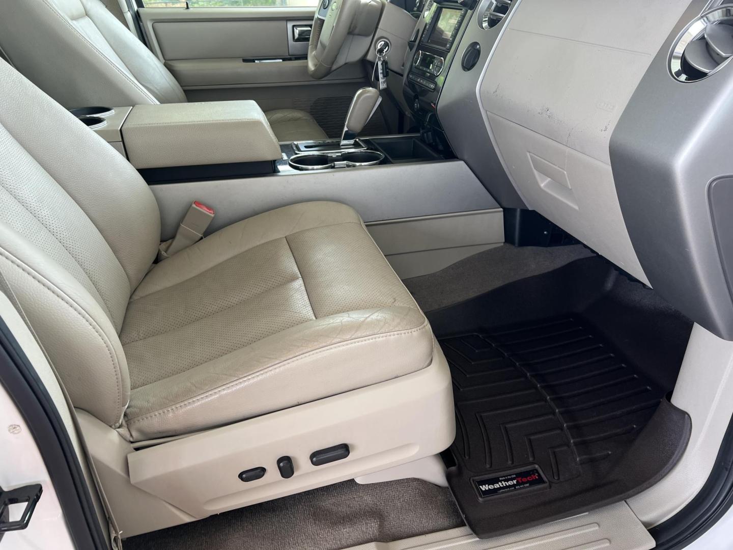 2013 White /Tan Ford Expedition Limited (1FMJK1K58DE) with an 5.4L V8 SOHC 16V FFV engine, 6-Speed Automatic transmission, located at 4520 Airline Hwy, Baton Rouge, LA, 70805, (225) 357-1497, 30.509325, -91.145432 - 2013 Ford Expedition EL Limited ***NO ACCIDENTS*** 5.4 V8 Gas, 169K Miles, Leather, Seating For 7, Sunroof, Fully Loaded, Cold A/C, Backup Camera, Tow Package. FOR INFO PLEASE CONTACT JEFF AT 225-413-0981 CHECK OUT OUR A+ RATING WITH THE BETTER BUSINESS BUREAU WE HAVE BEEN A FAMILY OWNED AND OPERA - Photo#10