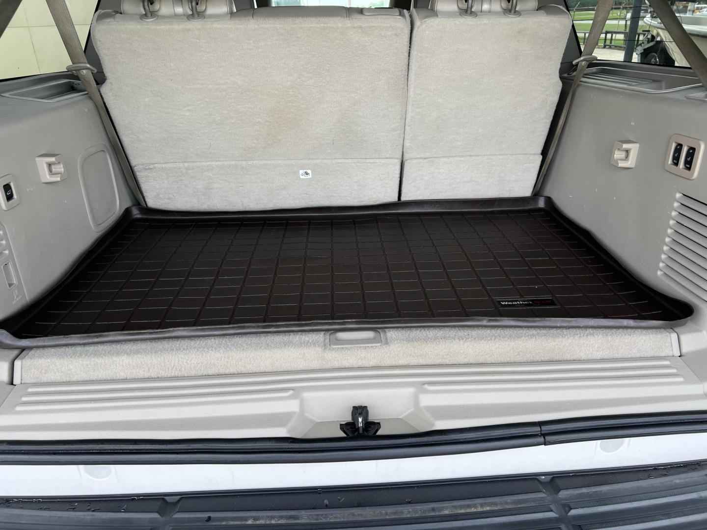 2013 White /Tan Ford Expedition Limited (1FMJK1K58DE) with an 5.4L V8 SOHC 16V FFV engine, 6-Speed Automatic transmission, located at 4520 Airline Hwy, Baton Rouge, LA, 70805, (225) 357-1497, 30.509325, -91.145432 - 2013 Ford Expedition EL Limited ***NO ACCIDENTS*** 5.4 V8 Gas, 169K Miles, Leather, Seating For 7, Sunroof, Fully Loaded, Cold A/C, Backup Camera, Tow Package. FOR INFO PLEASE CONTACT JEFF AT 225-413-0981 CHECK OUT OUR A+ RATING WITH THE BETTER BUSINESS BUREAU WE HAVE BEEN A FAMILY OWNED AND OPERA - Photo#14