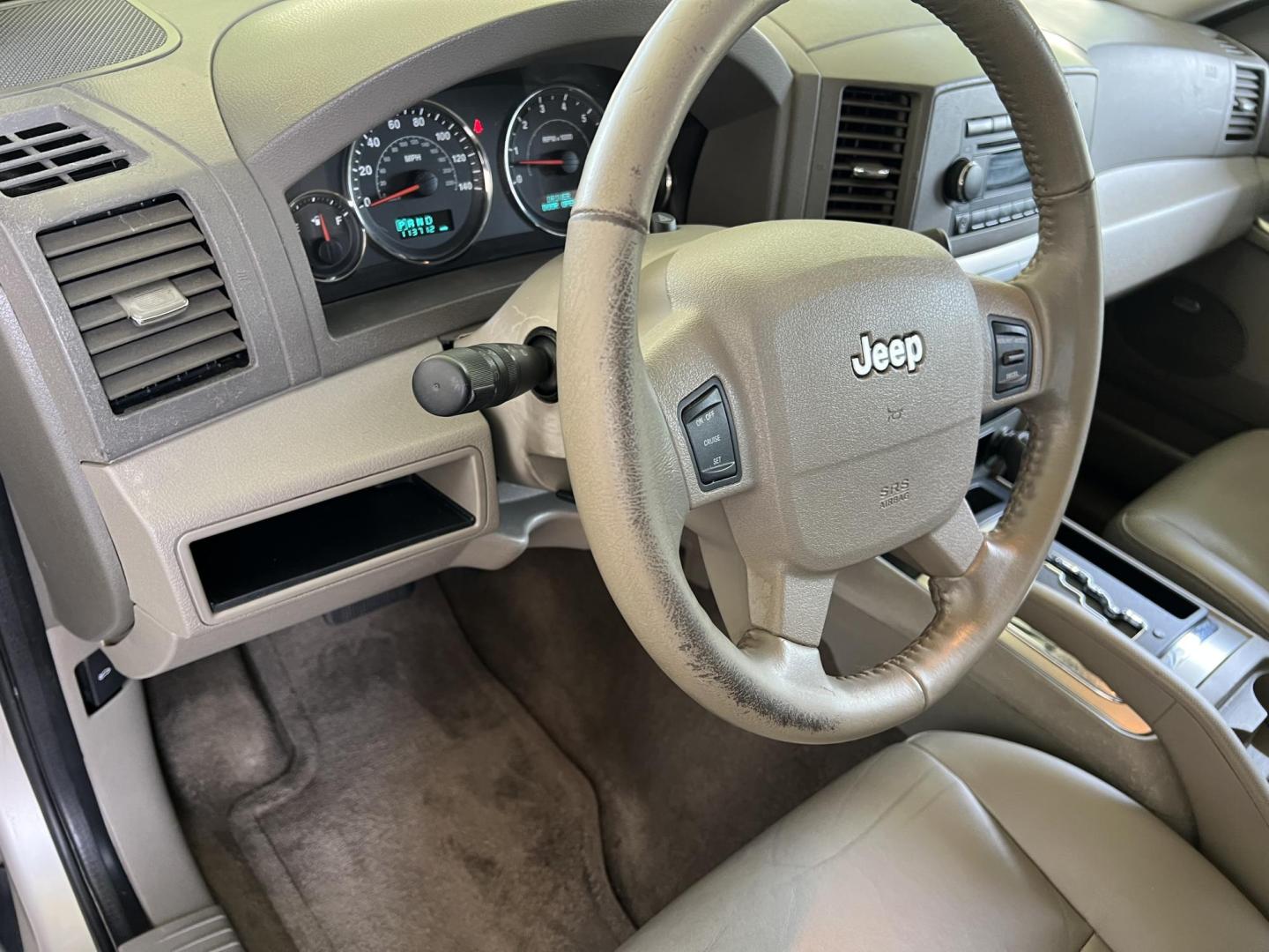 2007 Tan /Tan Jeep Grand Cherokee Laredo (1J8HS48P87C) with an 4.7L V8 SOHC 16V FFV engine, 5-Speed Automatic Overdrive transmission, located at 4520 Airline Hwy, Baton Rouge, LA, 70805, (225) 357-1497, 30.509325, -91.145432 - 2007 Jeep Grand Cherokee Laredo***NO ACCIDENTS*** 4.7 V8 Gas, 113K Miles, Sunroof, Heated Leather, Cold A/C, Power Windows, Locks & Mirrors. FOR INFO PLEASE CONTACT JEFF AT 225-413-0981 CHECK OUT OUR A+ RATING WITH THE BETTER BUSINESS BUREAU WE HAVE BEEN A FAMILY OWNED AND OPERATED BUSINESS AT THE S - Photo#10
