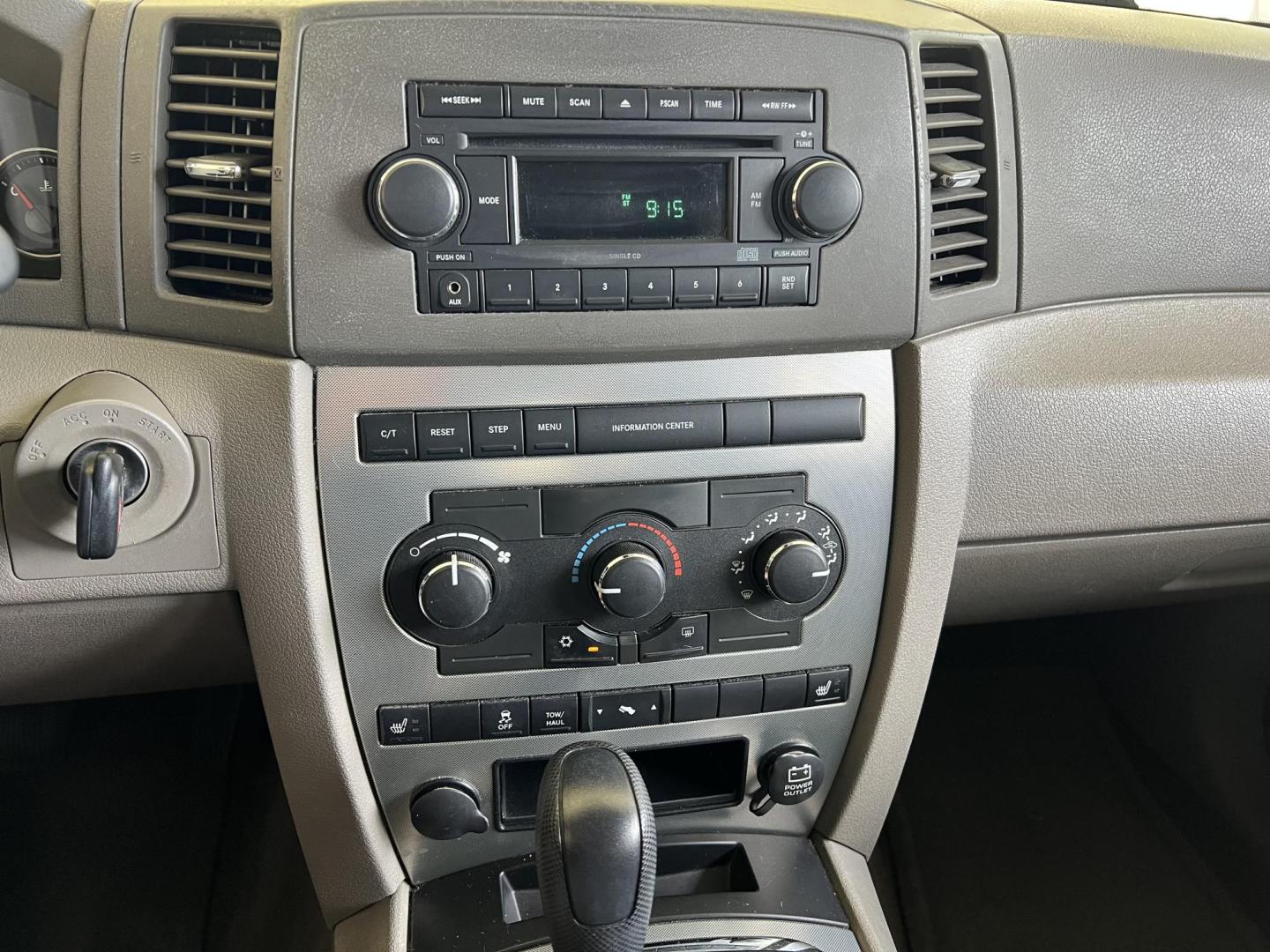 2007 Tan /Tan Jeep Grand Cherokee Laredo (1J8HS48P87C) with an 4.7L V8 SOHC 16V FFV engine, 5-Speed Automatic Overdrive transmission, located at 4520 Airline Hwy, Baton Rouge, LA, 70805, (225) 357-1497, 30.509325, -91.145432 - 2007 Jeep Grand Cherokee Laredo***NO ACCIDENTS*** 4.7 V8 Gas, 113K Miles, Sunroof, Heated Leather, Cold A/C, Power Windows, Locks & Mirrors. FOR INFO PLEASE CONTACT JEFF AT 225-413-0981 CHECK OUT OUR A+ RATING WITH THE BETTER BUSINESS BUREAU WE HAVE BEEN A FAMILY OWNED AND OPERATED BUSINESS AT THE S - Photo#9