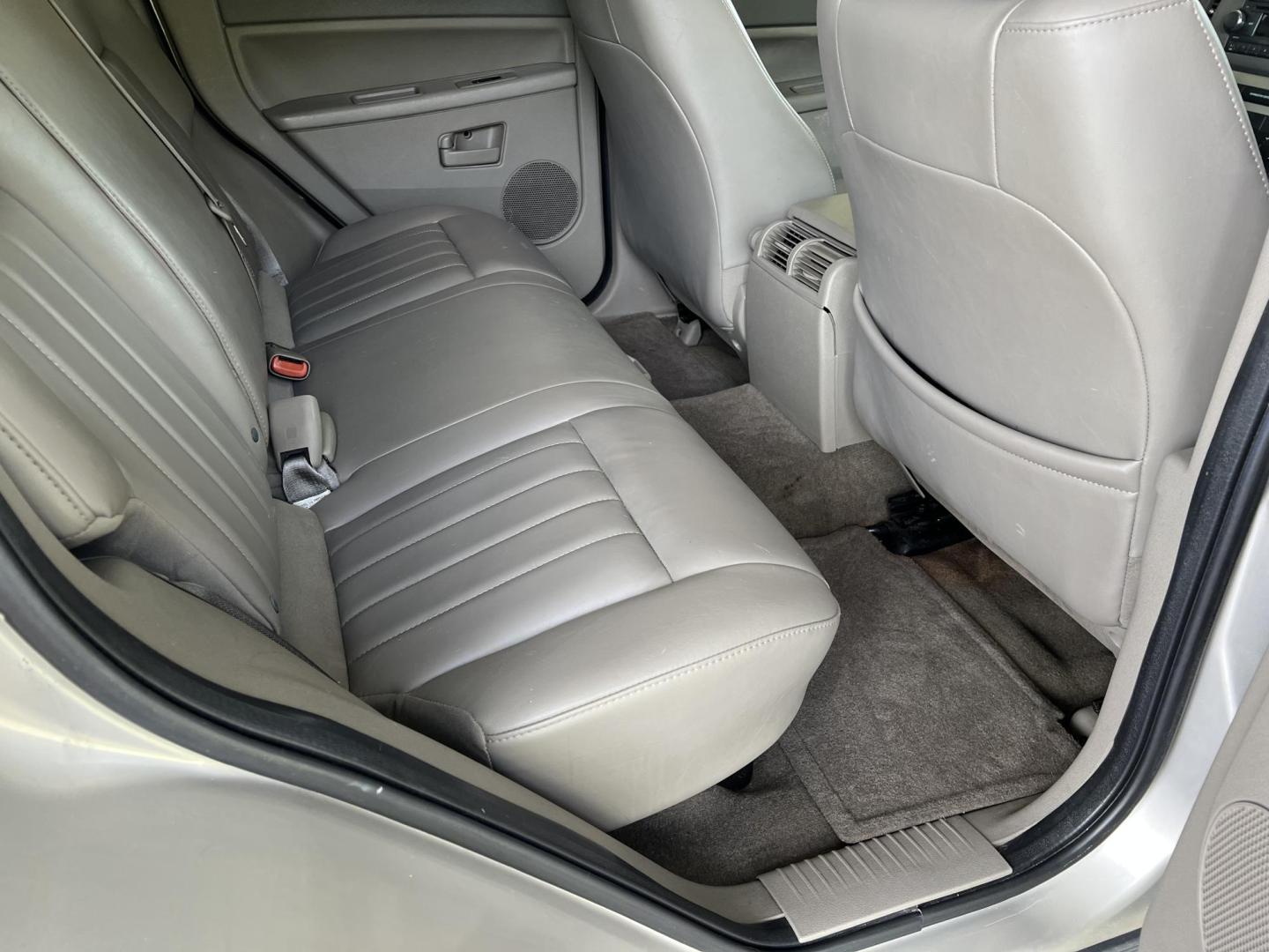 2007 Tan /Tan Jeep Grand Cherokee Laredo (1J8HS48P87C) with an 4.7L V8 SOHC 16V FFV engine, 5-Speed Automatic Overdrive transmission, located at 4520 Airline Hwy, Baton Rouge, LA, 70805, (225) 357-1497, 30.509325, -91.145432 - 2007 Jeep Grand Cherokee Laredo***NO ACCIDENTS*** 4.7 V8 Gas, 113K Miles, Sunroof, Heated Leather, Cold A/C, Power Windows, Locks & Mirrors. FOR INFO PLEASE CONTACT JEFF AT 225-413-0981 CHECK OUT OUR A+ RATING WITH THE BETTER BUSINESS BUREAU WE HAVE BEEN A FAMILY OWNED AND OPERATED BUSINESS AT THE S - Photo#13