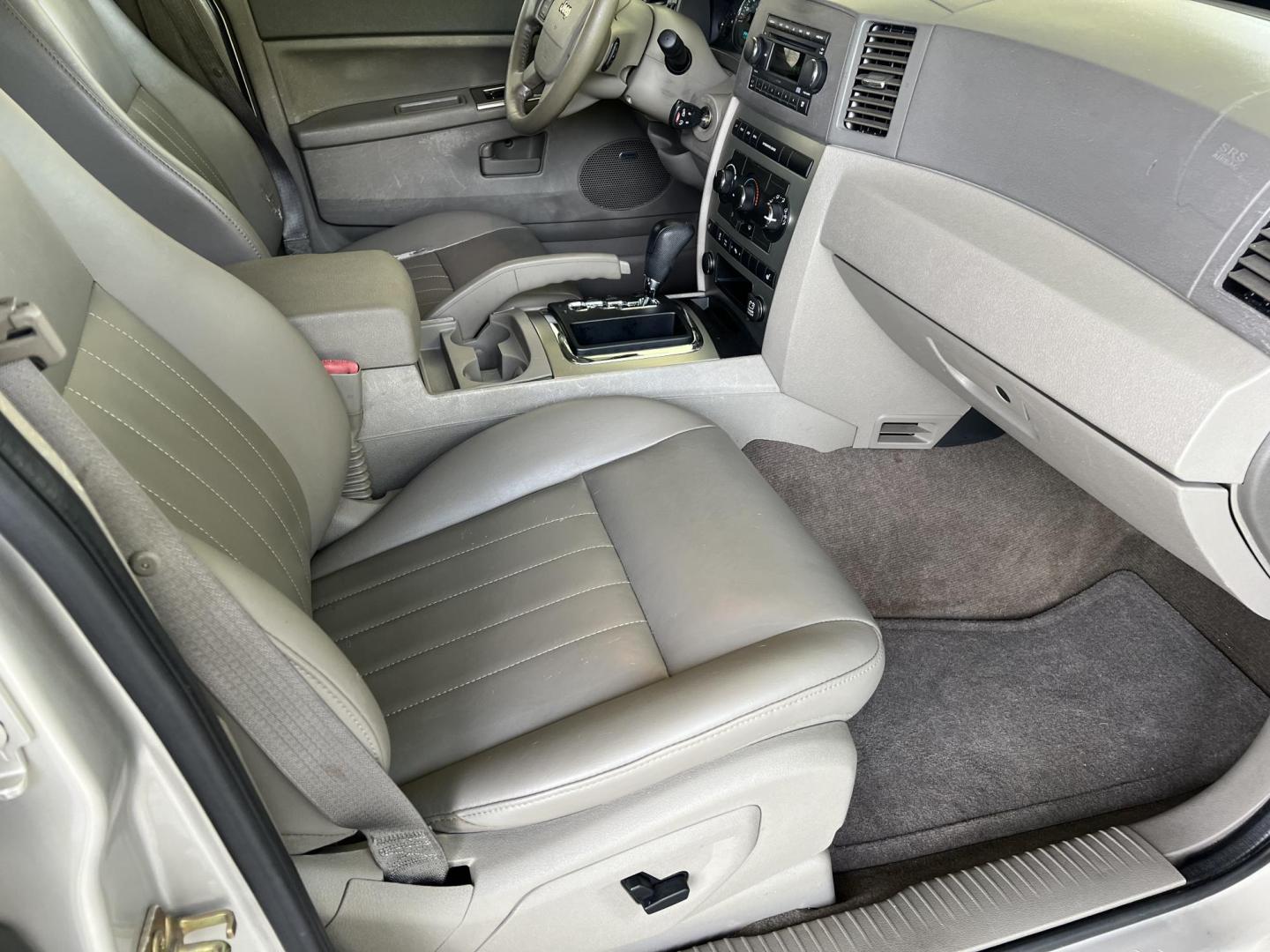 2007 Tan /Tan Jeep Grand Cherokee Laredo (1J8HS48P87C) with an 4.7L V8 SOHC 16V FFV engine, 5-Speed Automatic Overdrive transmission, located at 4520 Airline Hwy, Baton Rouge, LA, 70805, (225) 357-1497, 30.509325, -91.145432 - 2007 Jeep Grand Cherokee Laredo***NO ACCIDENTS*** 4.7 V8 Gas, 113K Miles, Sunroof, Heated Leather, Cold A/C, Power Windows, Locks & Mirrors. FOR INFO PLEASE CONTACT JEFF AT 225-413-0981 CHECK OUT OUR A+ RATING WITH THE BETTER BUSINESS BUREAU WE HAVE BEEN A FAMILY OWNED AND OPERATED BUSINESS AT THE S - Photo#12