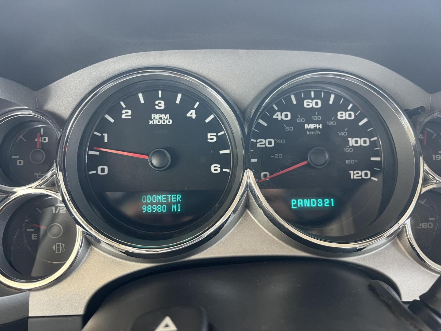 2007 White /Gray Chevrolet Silverado 1500 LT (1GCEC19JX7Z) with an 5.3L V8 engine, 4-Speed Automatic Overdrive transmission, located at 4520 Airline Hwy, Baton Rouge, LA, 70805, (225) 357-1497, 30.509325, -91.145432 - 2007 Chevrolet Silverado 1500 Ext Cab LT 5.3 V8 Gas **ONLY 98K Miles** Cold A/C, Power Windows, Locks & Mirrors, Tow Package. FOR INFO PLEASE CONTACT JEFF AT 225-413-0981 CHECK OUT OUR A+ RATING WITH THE BETTER BUSINESS BUREAU WE HAVE BEEN A FAMILY OWNED AND OPERATED BUSINESS AT THE SAME LOCATION FO - Photo#13