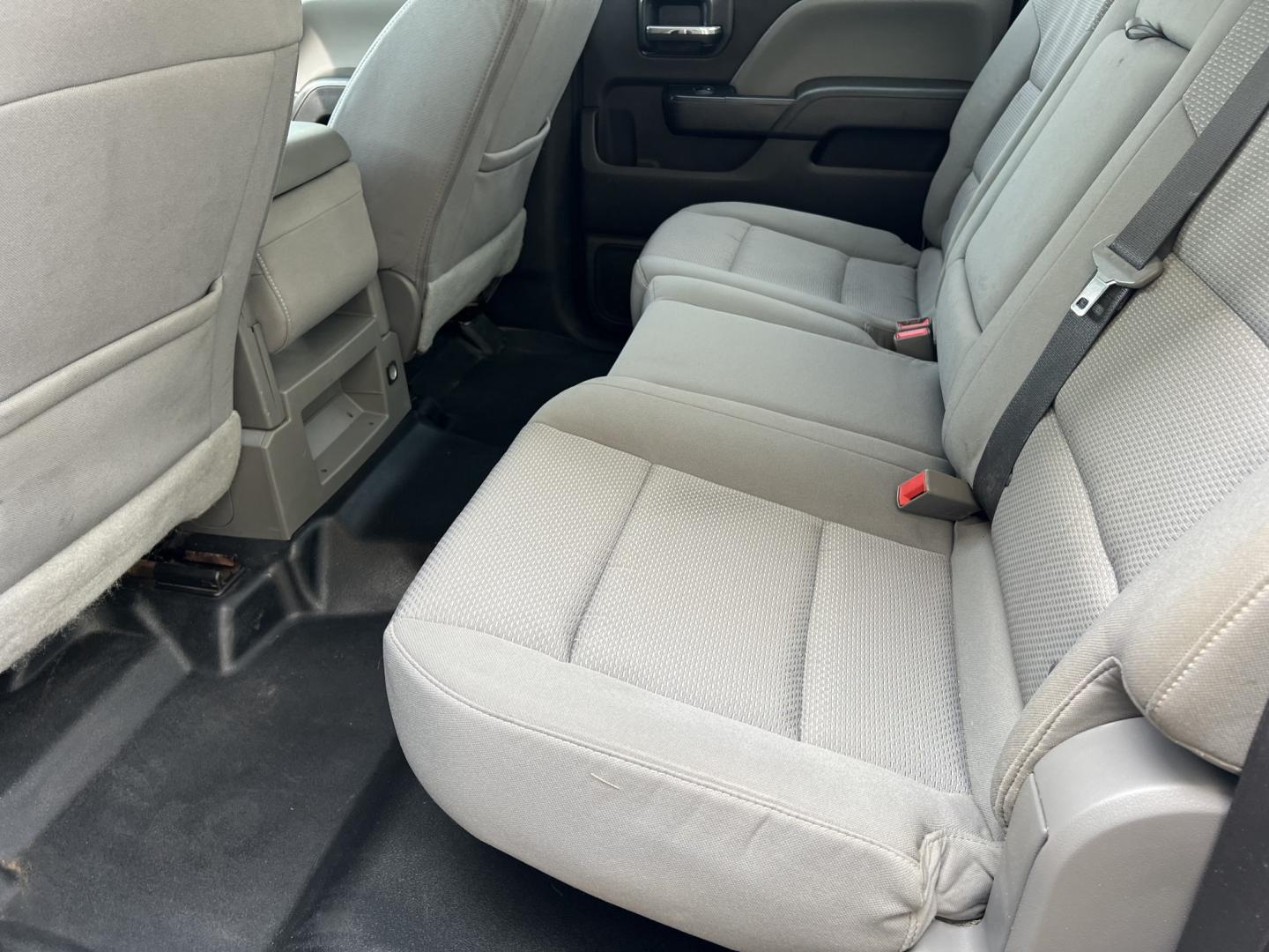 2019 White /Gray Chevrolet Silverado 2500HD Work Truck (1GC1KREG1KF) with an 6.0L V8 engine, 6-Speed Automatic transmission, located at 4520 Airline Hwy, Baton Rouge, LA, 70805, (225) 357-1497, 30.509325, -91.145432 - 2019 Chevrolet Silverado 2500HD Crew Cab 4X4 **NO ACCIDENTS** 6.0 V8 Gas, 197K Miles, Cold A/C, Power Seat, Windows, Locks & Mirrors, Backup Camera, Spray In Bedliner, Good Tires, Tow Package. FOR INFO PLEASE CONTACT JEFF AT 225-413-0981. CHECK OUT OUR A+ RATING WITH THE BETTER BUSINESS BUREAU. WE- Photo#14