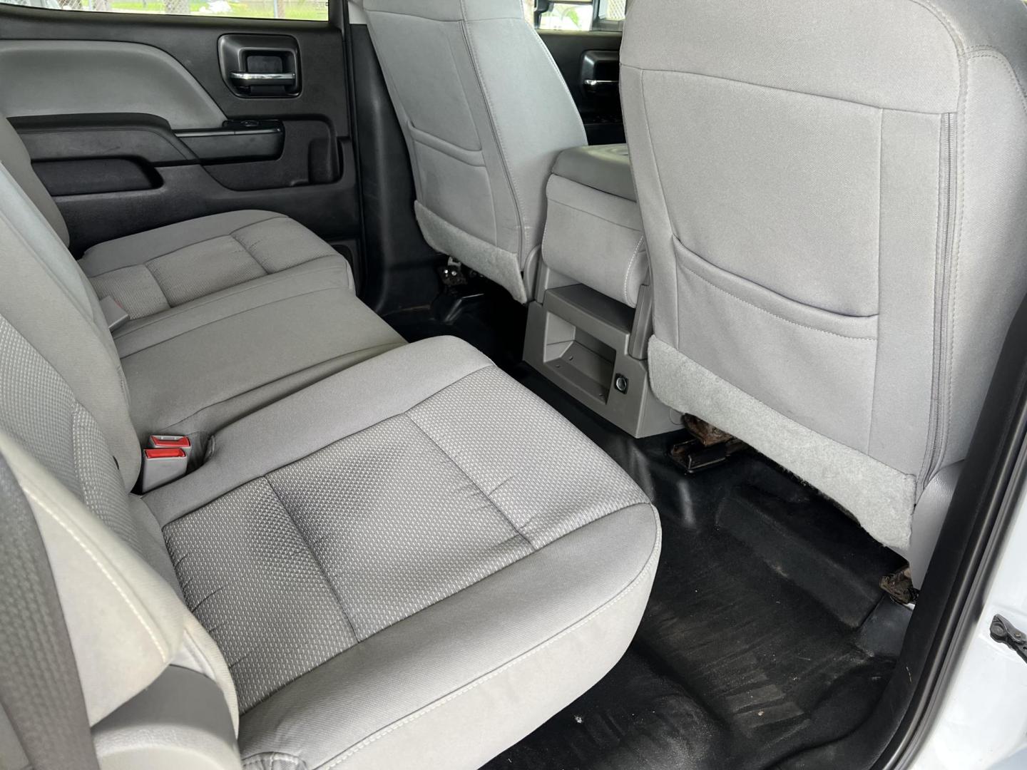 2019 White /Gray Chevrolet Silverado 2500HD Work Truck (1GC1KREG1KF) with an 6.0L V8 OHV 16V FFV engine, 6-Speed Automatic transmission, located at 4520 Airline Hwy, Baton Rouge, LA, 70805, (225) 357-1497, 30.509325, -91.145432 - 2019 Chevrolet Silverado 2500HD Crew Cab 4X4 ***ONE OWNER & NO ACCIDENTS*** 6.0 V8 Gas, 178K Miles, Cold A/C, Power Windows, Locks & Mirrors, Backup Camera, Spray In Bedliner, Good Tires, Tow Package. FOR INFO PLEASE CONTACT JEFF AT 225-413-0981 CHECK OUT OUR A+ RATING WITH THE BETTER BUSINESS BUREA - Photo#12