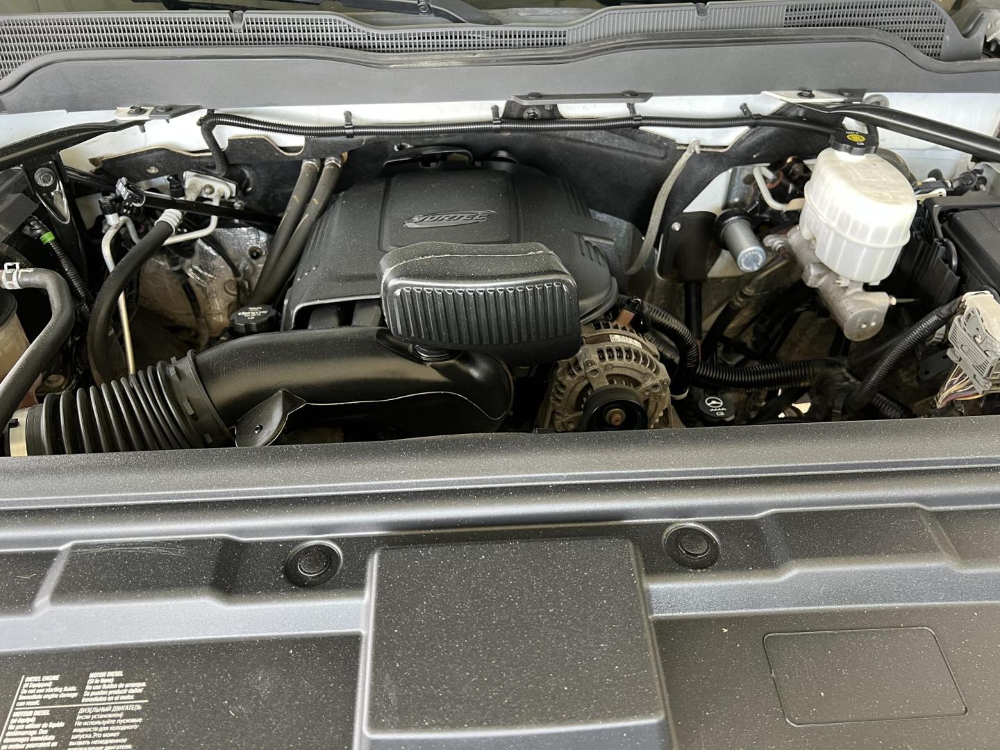 2019 White /Gray Chevrolet Silverado 2500HD Work Truck (1GC1KREG1KF) with an 6.0L V8 OHV 16V FFV engine, 6-Speed Automatic transmission, located at 4520 Airline Hwy, Baton Rouge, LA, 70805, (225) 357-1497, 30.509325, -91.145432 - 2019 Chevrolet Silverado 2500HD Crew Cab 4X4 ***ONE OWNER & NO ACCIDENTS*** 6.0 V8 Gas, 178K Miles, Cold A/C, Power Windows, Locks & Mirrors, Backup Camera, Spray In Bedliner, Good Tires, Tow Package. FOR INFO PLEASE CONTACT JEFF AT 225-413-0981 CHECK OUT OUR A+ RATING WITH THE BETTER BUSINESS BUREA - Photo#18