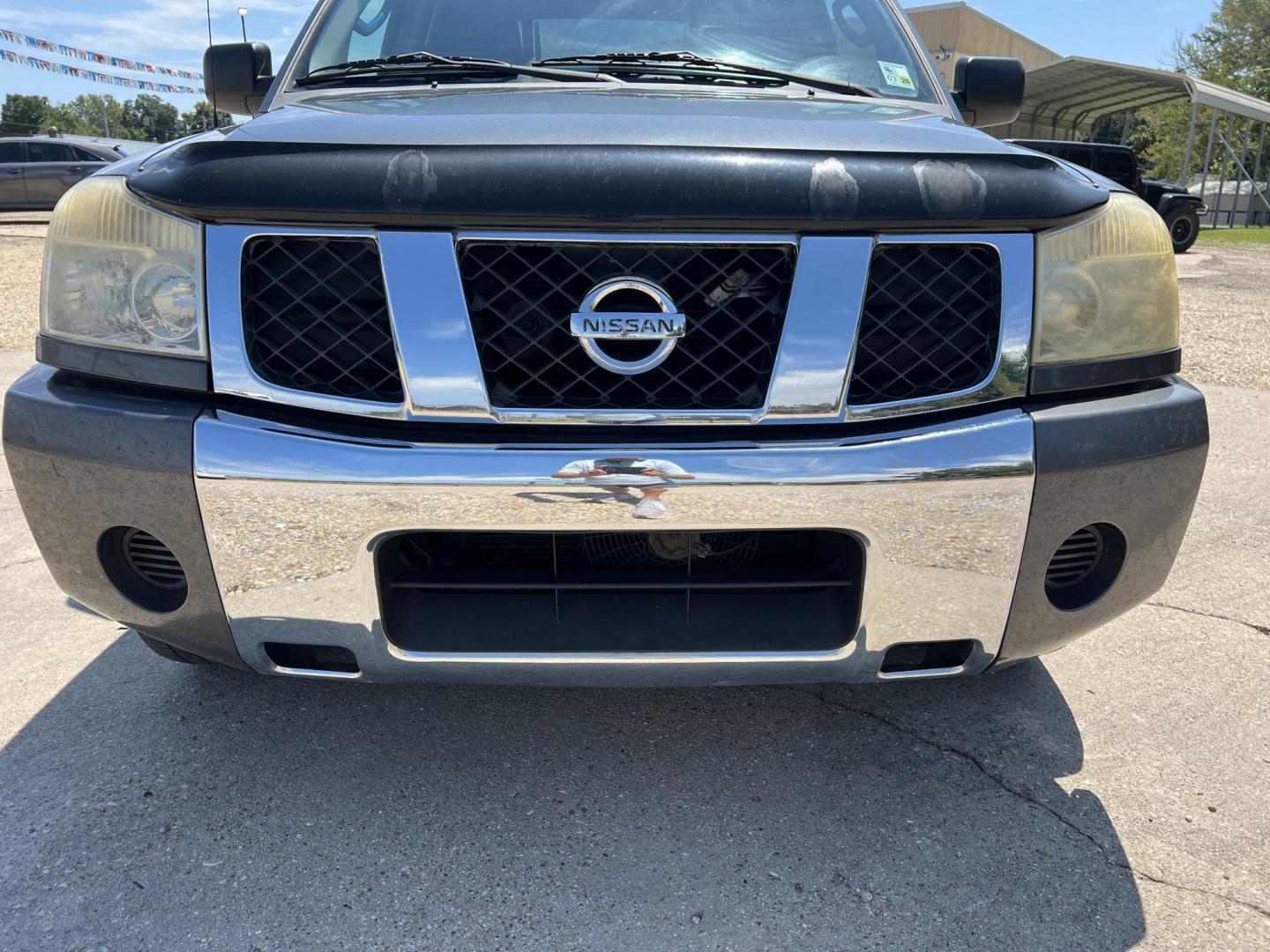 2006 Dark Gray /Gray Nissan Titan SE (1N6BA07AX6N) with an 5.6L V8 DOHC 32V FFV engine, 5-Speed Automatic Overdrive transmission, located at 4520 Airline Hwy, Baton Rouge, LA, 70805, (225) 357-1497, 30.509325, -91.145432 - 2006 Nissan Titan Crew Cab SE 5.6 V8 Gas, 245K Miles, A/C, Power Windows & Locks. FOR INFO PLEASE CONTACT JEFF AT 225-413-0981 CHECK OUT OUR A+ RATING WITH THE BETTER BUSINESS BUREAU WE HAVE BEEN A FAMILY OWNED AND OPERATED BUSINESS AT THE SAME LOCATION FOR OVER 45 YEARS. WE STRIVE TO KEEP CUSTOME - Photo#2