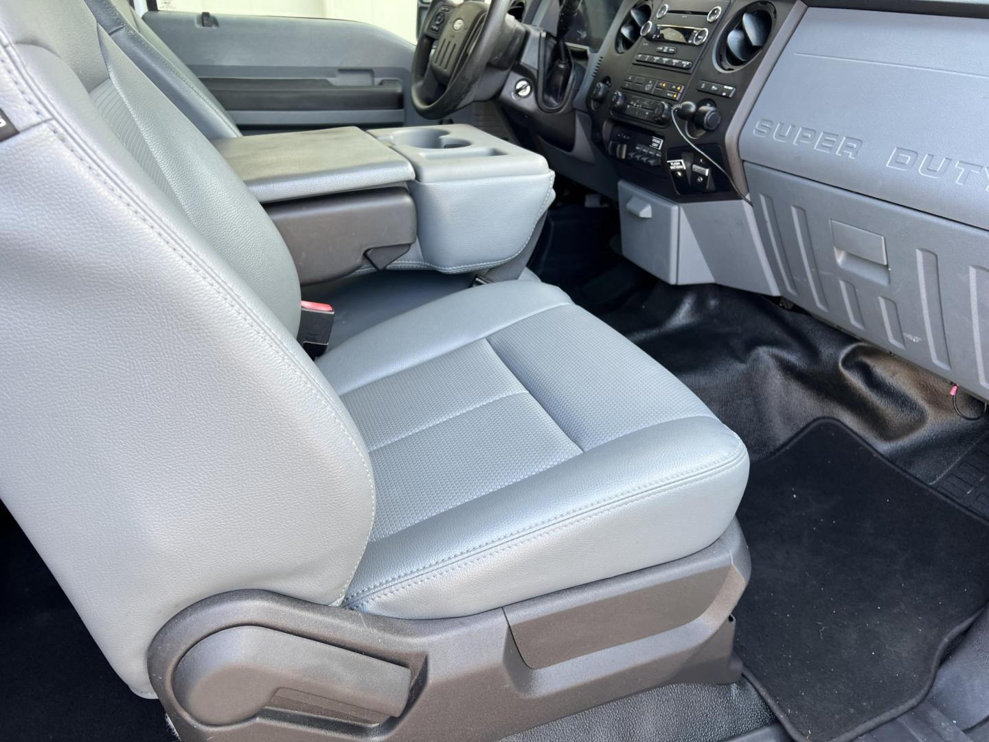 2016 White /Gray Ford F-250 SD XL (1FT7X2B60GE) with an 6.2L V8 OHV 16V engine, 6-Speed Automatic transmission, located at 4520 Airline Hwy, Baton Rouge, LA, 70805, (225) 357-1497, 30.509325, -91.145432 - 2016 Ford F250 SuperCab XL 4X4 6.2 V8 Gas, 173K Miles, Cold A/C, ARE Tool Box Shell, Spray In Bedliner, Tow Package. FOR INFO PLEASE CONTACT JEFF AT 225-413-0981 CHECK OUT OUR A+ RATING WITH THE BETTER BUSINESS BUREAU WE HAVE BEEN A FAMILY OWNED AND OPERATED BUSINESS AT THE SAME LOCATION FOR OVER - Photo#12