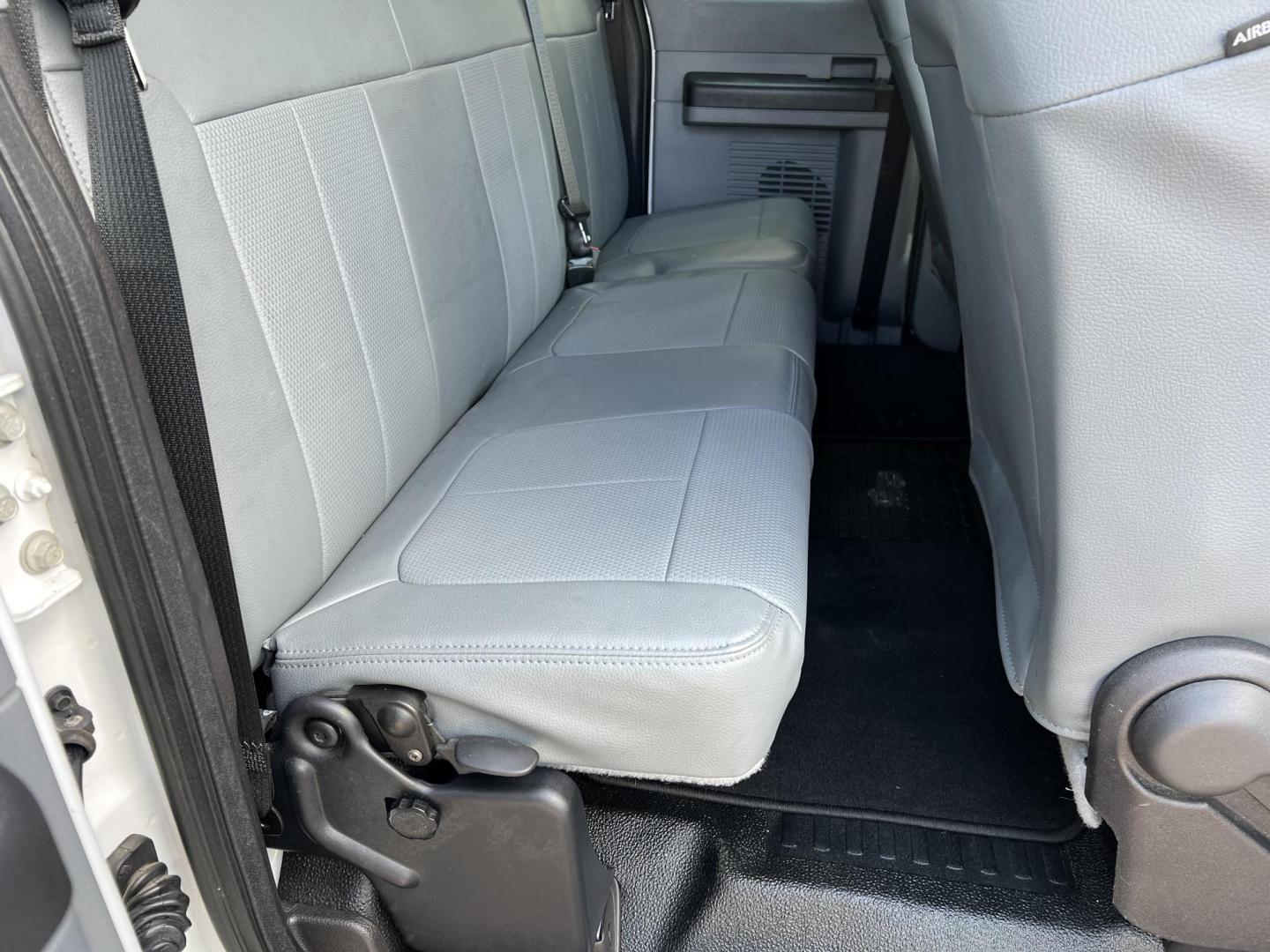 2016 White /Gray Ford F-250 SD XL (1FT7X2B60GE) with an 6.2L V8 OHV 16V engine, 6-Speed Automatic transmission, located at 4520 Airline Hwy, Baton Rouge, LA, 70805, (225) 357-1497, 30.509325, -91.145432 - 2016 Ford F250 SuperCab XL 4X4 6.2 V8 Gas, 173K Miles, Cold A/C, ARE Tool Box Shell, Spray In Bedliner, Tow Package. FOR INFO PLEASE CONTACT JEFF AT 225-413-0981 CHECK OUT OUR A+ RATING WITH THE BETTER BUSINESS BUREAU WE HAVE BEEN A FAMILY OWNED AND OPERATED BUSINESS AT THE SAME LOCATION FOR OVER - Photo#13