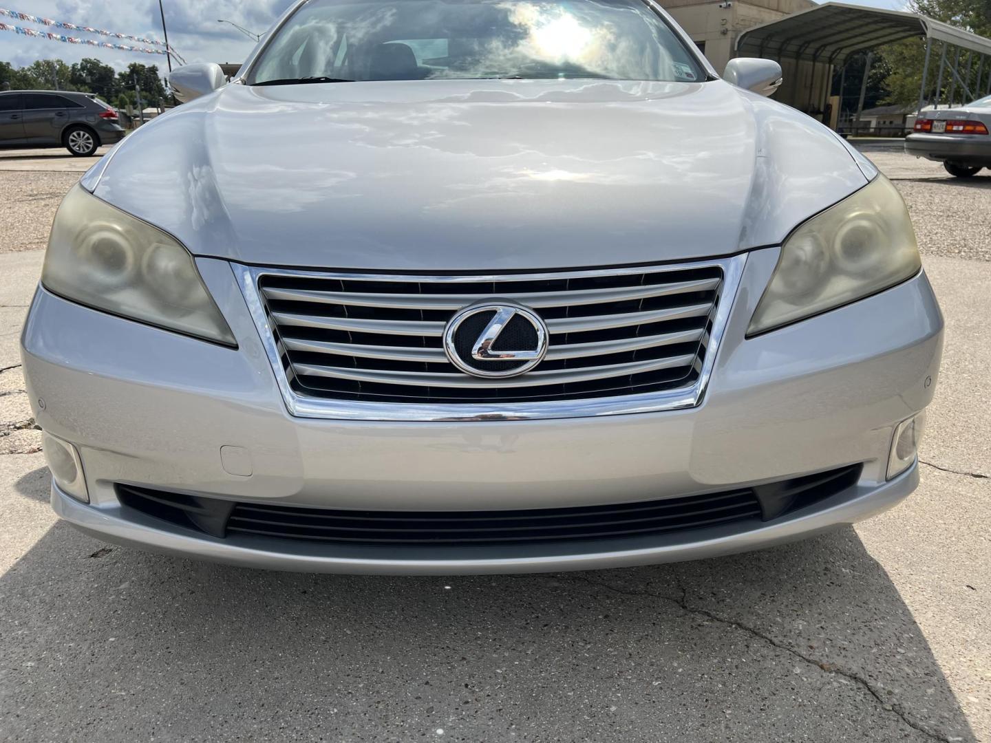 2011 Silver /Gray Lexus ES 350 (JTHBK1EG6B2) with an 3.5L V6 DOHC 24V engine, 6-Speed Automatic transmission, located at 4520 Airline Hwy, Baton Rouge, LA, 70805, (225) 357-1497, 30.509325, -91.145432 - 2011 Lexus ES 350 3.5 V6 Gas, 101K Miles, Sunroof, Heated & Cooled Leather, Cold A/C, All Power, Loaded, Good Tires. FOR INFO PLEASE CONTACT JEFF AT 225-413-0981 CHECK OUT OUR A+ RATING WITH THE BETTER BUSINESS BUREAU WE HAVE BEEN A FAMILY OWNED AND OPERATED BUSINESS AT THE SAME LOCATION FOR OVER 4 - Photo#2