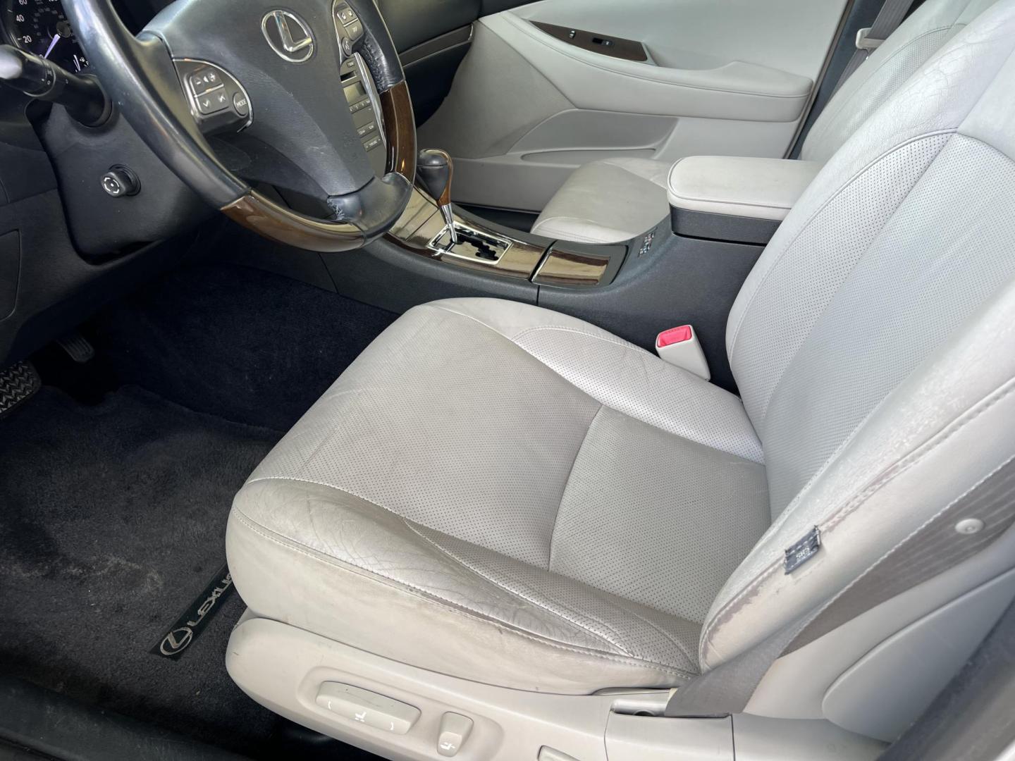 2011 Silver /Gray Lexus ES 350 (JTHBK1EG6B2) with an 3.5L V6 DOHC 24V engine, 6-Speed Automatic transmission, located at 4520 Airline Hwy, Baton Rouge, LA, 70805, (225) 357-1497, 30.509325, -91.145432 - 2011 Lexus ES 350 3.5 V6 Gas, 101K Miles, Sunroof, Heated & Cooled Leather, Cold A/C, All Power, Loaded, Good Tires. FOR INFO PLEASE CONTACT JEFF AT 225-413-0981 CHECK OUT OUR A+ RATING WITH THE BETTER BUSINESS BUREAU WE HAVE BEEN A FAMILY OWNED AND OPERATED BUSINESS AT THE SAME LOCATION FOR OVER 4 - Photo#8