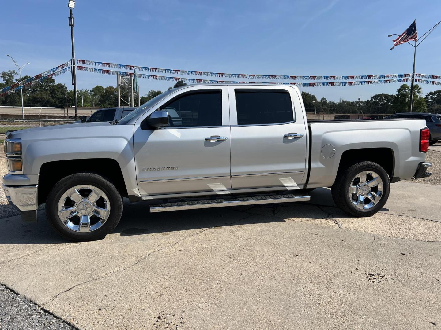 2015 Silver /Black Chevrolet Silverado 1500 LTZ (3GCPCSECXFG) with an 5.3L V8 OHV 16V engine, 6-Speed Automatic transmission, located at 4520 Airline Hwy, Baton Rouge, LA, 70805, (225) 357-1497, 30.509325, -91.145432 - 2015 Chevrolet Silverado 1500 Crew Cab LTZ 5.3 V8 Gas, 170K Miles, Heated & Cooled Leather, Sunroof, Cold A/C, All Power, Backup Camera, Spray In Liner, Bed Cover, Tow Package. FOR INFO PLEASE CONTACT JEFF AT 225-413-0981 CHECK OUT OUR A+ RATING WITH THE BETTER BUSINESS BUREAU WE HAVE BEEN A FAMIL - Photo#1