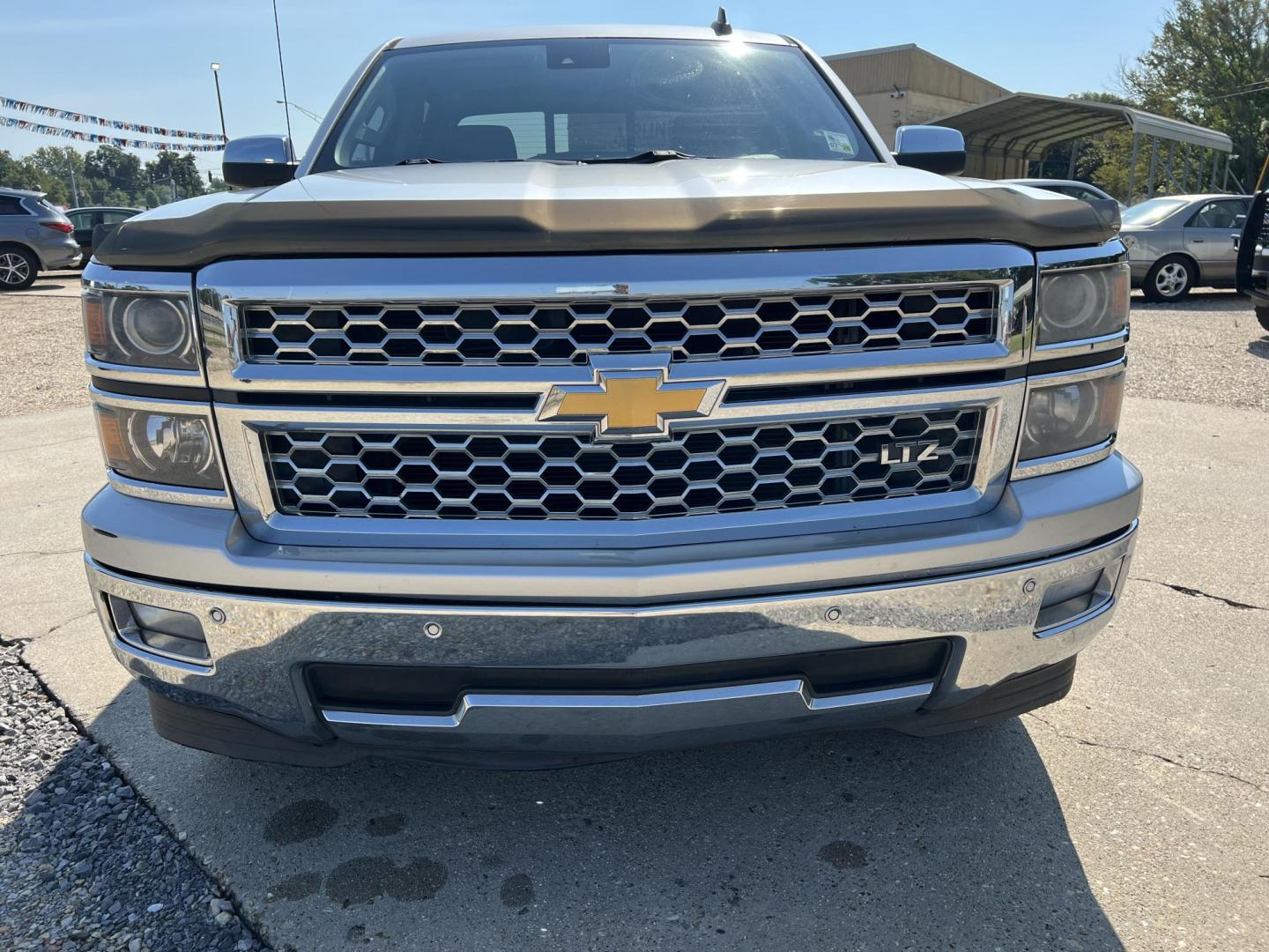 2015 Silver /Black Chevrolet Silverado 1500 LTZ (3GCPCSECXFG) with an 5.3L V8 OHV 16V engine, 6-Speed Automatic transmission, located at 4520 Airline Hwy, Baton Rouge, LA, 70805, (225) 357-1497, 30.509325, -91.145432 - 2015 Chevrolet Silverado 1500 Crew Cab LTZ 5.3 V8 Gas, 170K Miles, Heated & Cooled Leather, Sunroof, Cold A/C, All Power, Backup Camera, Spray In Liner, Bed Cover, Tow Package. FOR INFO PLEASE CONTACT JEFF AT 225-413-0981 CHECK OUT OUR A+ RATING WITH THE BETTER BUSINESS BUREAU WE HAVE BEEN A FAMIL - Photo#2