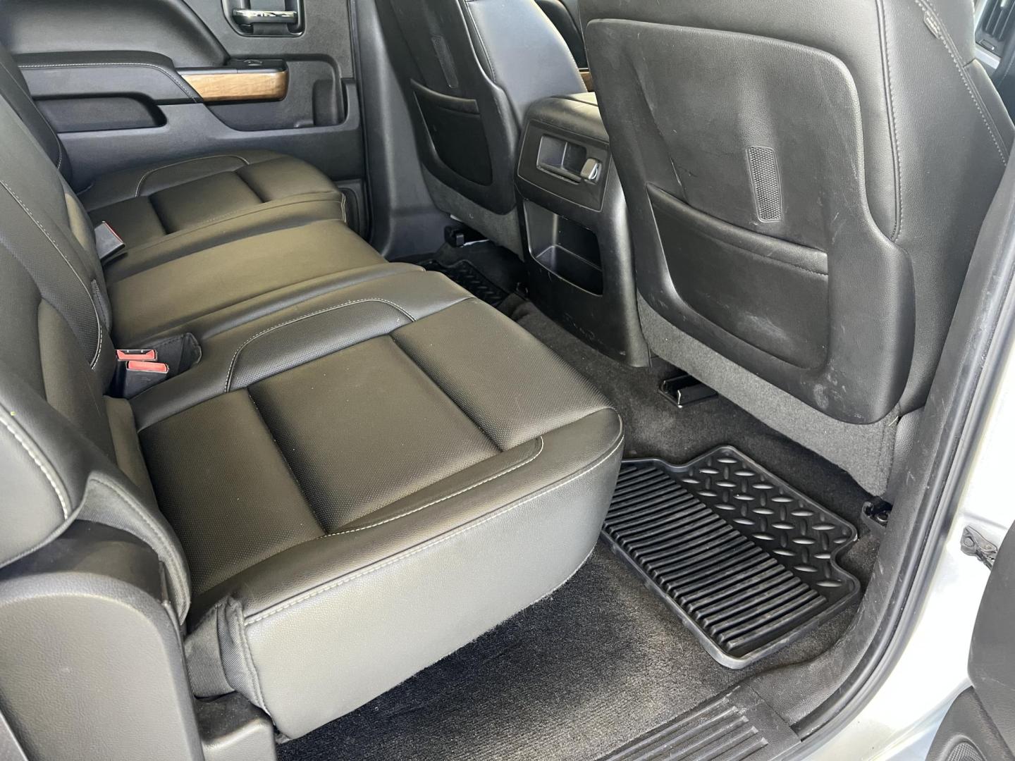 2015 Silver /Black Chevrolet Silverado 1500 LTZ (3GCPCSECXFG) with an 5.3L V8 OHV 16V engine, 6-Speed Automatic transmission, located at 4520 Airline Hwy, Baton Rouge, LA, 70805, (225) 357-1497, 30.509325, -91.145432 - 2015 Chevrolet Silverado 1500 Crew Cab LTZ 5.3 V8 Gas, 170K Miles, Heated & Cooled Leather, Sunroof, Cold A/C, All Power, Backup Camera, Spray In Liner, Bed Cover, Tow Package. FOR INFO PLEASE CONTACT JEFF AT 225-413-0981 CHECK OUT OUR A+ RATING WITH THE BETTER BUSINESS BUREAU WE HAVE BEEN A FAMIL - Photo#10