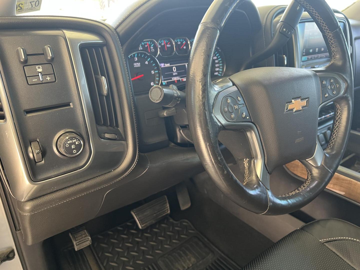 2015 Silver /Black Chevrolet Silverado 1500 LTZ (3GCPCSECXFG) with an 5.3L V8 OHV 16V engine, 6-Speed Automatic transmission, located at 4520 Airline Hwy, Baton Rouge, LA, 70805, (225) 357-1497, 30.509325, -91.145432 - 2015 Chevrolet Silverado 1500 Crew Cab LTZ 5.3 V8 Gas, 170K Miles, Heated & Cooled Leather, Sunroof, Cold A/C, All Power, Backup Camera, Spray In Liner, Bed Cover, Tow Package. FOR INFO PLEASE CONTACT JEFF AT 225-413-0981 CHECK OUT OUR A+ RATING WITH THE BETTER BUSINESS BUREAU WE HAVE BEEN A FAMIL - Photo#12