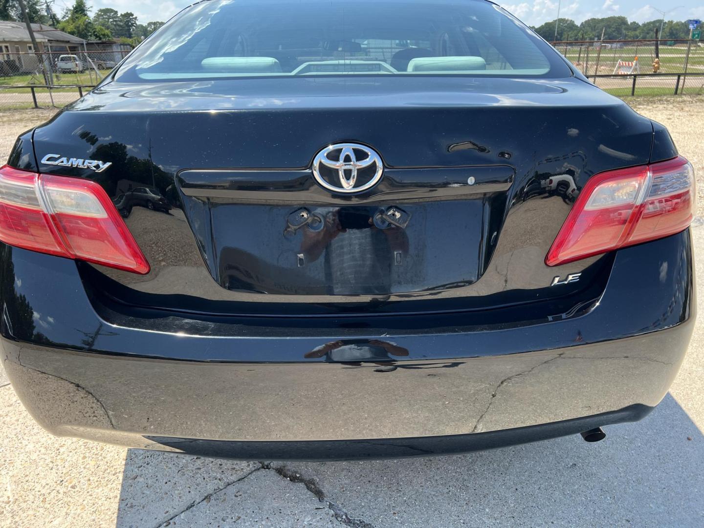 2008 Black /Gray Toyota Camry LE (4T4BE46K08R) with an 2.4L L4 DOHC 16V engine, 5-Speed Automatic Overdrive transmission, located at 4520 Airline Hwy, Baton Rouge, LA, 70805, (225) 357-1497, 30.509325, -91.145432 - 2008 Toyota Camry LE **One Owner** 4 Cylinder Gas, Cold A/C, Power Windows, Locks & Mirrors. FOR INFO PLEASE CONTACT JEFF AT 225-413-0981 CHECK OUT OUR A+ RATING WITH THE BETTER BUSINESS BUREAU WE HAVE BEEN A FAMILY OWNED AND OPERATED BUSINESS AT THE SAME LOCATION FOR OVER 48 YEARS. WE STRIVE TO K - Photo#6