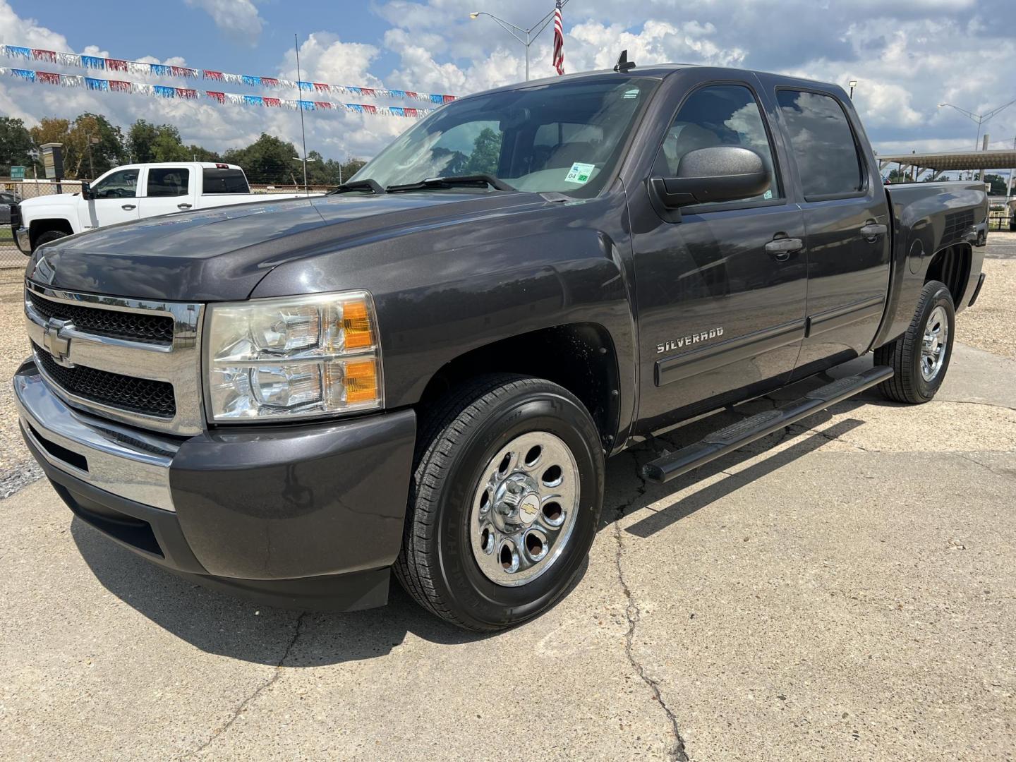 2010 Dark Gray /Black Chevrolet Silverado 1500 LS (3GCRCREA6AG) with an 4.8L V8 OHV 16V engine, 4-Speed Automatic transmission, located at 4520 Airline Hwy, Baton Rouge, LA, 70805, (225) 357-1497, 30.509325, -91.145432 - 2010 Chevrolet Silverado 1500 Crew Cab LS ***ONE OWNER & NO ACCIDENTS*** 4.8 V8 Gas, 123K Miles, Cold A/C, Power Windows, Locks & Mirrors, New Tires, Tow Package. FOR INFO PLEASE CONTACT JEFF AT 225-413-0981 CHECK OUT OUR A+ RATING WITH THE BETTER BUSINESS BUREAU WE HAVE BEEN A FAMILY OWNED AND OPER - Photo#0
