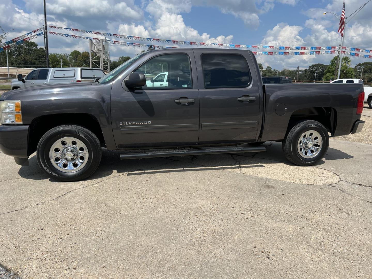 2010 Dark Gray /Black Chevrolet Silverado 1500 LS (3GCRCREA6AG) with an 4.8L V8 OHV 16V engine, 4-Speed Automatic transmission, located at 4520 Airline Hwy, Baton Rouge, LA, 70805, (225) 357-1497, 30.509325, -91.145432 - 2010 Chevrolet Silverado 1500 Crew Cab LS ***ONE OWNER & NO ACCIDENTS*** 4.8 V8 Gas, 123K Miles, Cold A/C, Power Windows, Locks & Mirrors, New Tires, Tow Package. FOR INFO PLEASE CONTACT JEFF AT 225-413-0981 CHECK OUT OUR A+ RATING WITH THE BETTER BUSINESS BUREAU WE HAVE BEEN A FAMILY OWNED AND OPER - Photo#1