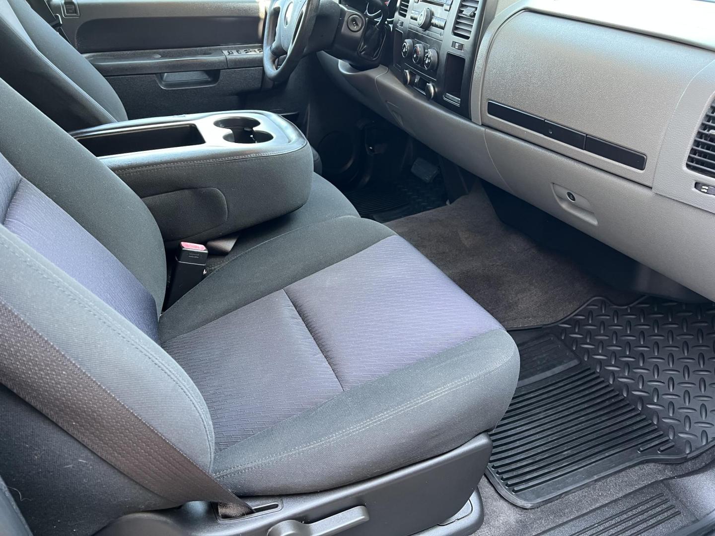 2010 Dark Gray /Black Chevrolet Silverado 1500 LS (3GCRCREA6AG) with an 4.8L V8 OHV 16V engine, 4-Speed Automatic transmission, located at 4520 Airline Hwy, Baton Rouge, LA, 70805, (225) 357-1497, 30.509325, -91.145432 - 2010 Chevrolet Silverado 1500 Crew Cab LS ***ONE OWNER & NO ACCIDENTS*** 4.8 V8 Gas, 123K Miles, Cold A/C, Power Windows, Locks & Mirrors, New Tires, Tow Package. FOR INFO PLEASE CONTACT JEFF AT 225-413-0981 CHECK OUT OUR A+ RATING WITH THE BETTER BUSINESS BUREAU WE HAVE BEEN A FAMILY OWNED AND OPER - Photo#10