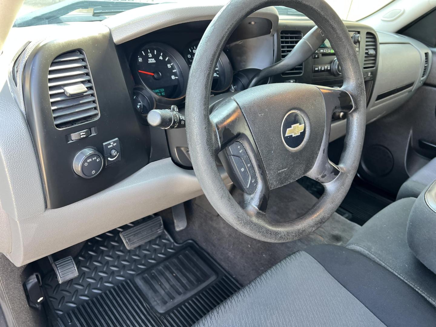 2010 Dark Gray /Black Chevrolet Silverado 1500 LS (3GCRCREA6AG) with an 4.8L V8 OHV 16V engine, 4-Speed Automatic transmission, located at 4520 Airline Hwy, Baton Rouge, LA, 70805, (225) 357-1497, 30.509325, -91.145432 - 2010 Chevrolet Silverado 1500 Crew Cab LS ***ONE OWNER & NO ACCIDENTS*** 4.8 V8 Gas, 123K Miles, Cold A/C, Power Windows, Locks & Mirrors, New Tires, Tow Package. FOR INFO PLEASE CONTACT JEFF AT 225-413-0981 CHECK OUT OUR A+ RATING WITH THE BETTER BUSINESS BUREAU WE HAVE BEEN A FAMILY OWNED AND OPER - Photo#13