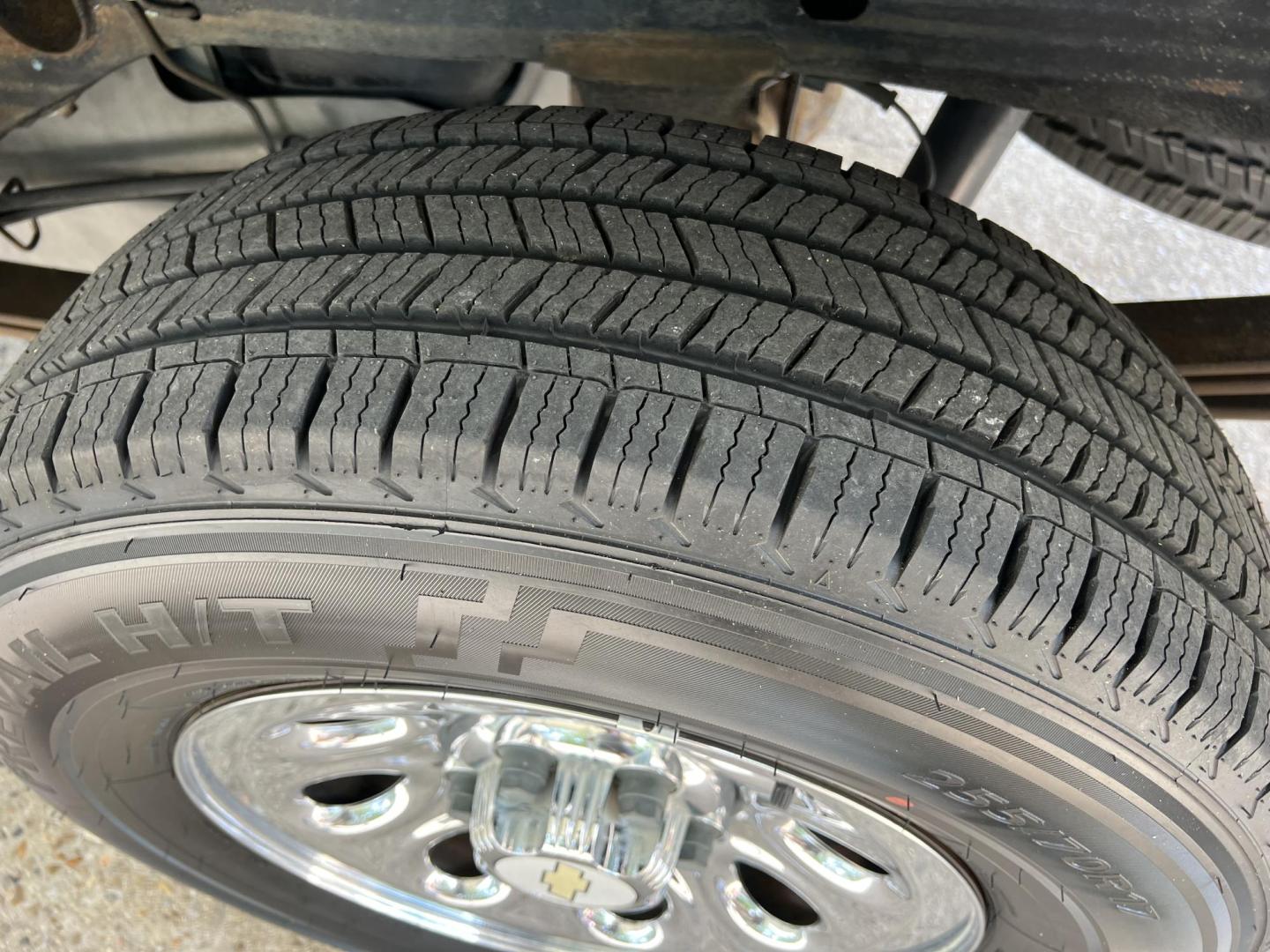 2010 Dark Gray /Black Chevrolet Silverado 1500 LS (3GCRCREA6AG) with an 4.8L V8 OHV 16V engine, 4-Speed Automatic transmission, located at 4520 Airline Hwy, Baton Rouge, LA, 70805, (225) 357-1497, 30.509325, -91.145432 - 2010 Chevrolet Silverado 1500 Crew Cab LS ***ONE OWNER & NO ACCIDENTS*** 4.8 V8 Gas, 123K Miles, Cold A/C, Power Windows, Locks & Mirrors, New Tires, Tow Package. FOR INFO PLEASE CONTACT JEFF AT 225-413-0981 CHECK OUT OUR A+ RATING WITH THE BETTER BUSINESS BUREAU WE HAVE BEEN A FAMILY OWNED AND OPER - Photo#17