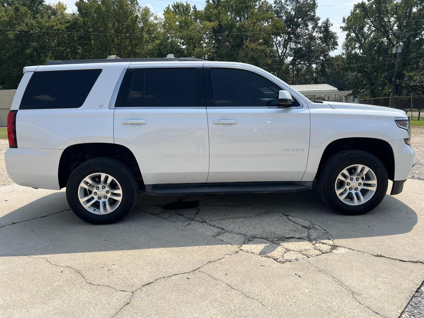 2016 White /Tan Chevrolet Tahoe LT (1GNSCBKC3GR) with an 5.3L V8 OHV 16V engine, 6 Speed Automatic transmission, located at 4520 Airline Hwy, Baton Rouge, LA, 70805, (225) 357-1497, 30.509325, -91.145432 - 2016 Chevrolet Tahoe LT 5.3 V8 Gas, 120K Miles, Heated Leather, Seating For 7, Sunroof, Cold A/C, All Power, Backup Camera, Power Lift Gate, Tow Package. FOR INFO PLEASE CONTACT JEFF AT 225-413-0981 CHECK OUT OUR A+ RATING WITH THE BETTER BUSINESS BUREAU WE HAVE BEEN A FAMILY-OWNED AND OPERATED BUSI - Photo#4