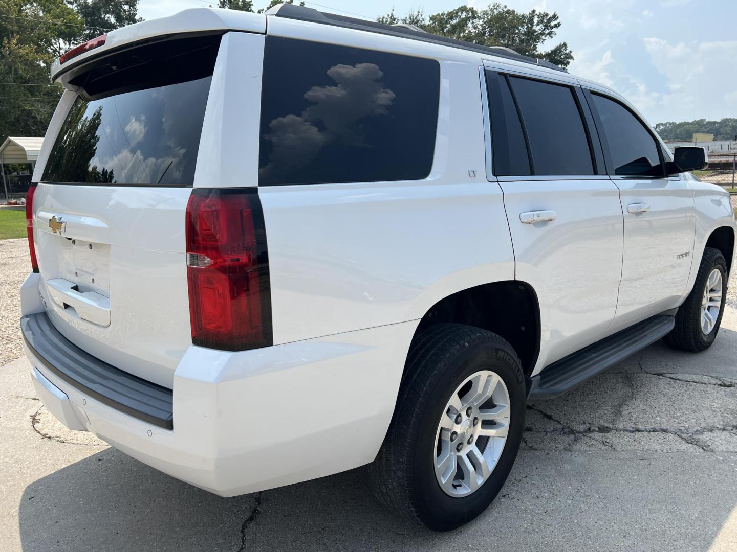 2016 White /Tan Chevrolet Tahoe LT (1GNSCBKC3GR) with an 5.3L V8 OHV 16V engine, 6 Speed Automatic transmission, located at 4520 Airline Hwy, Baton Rouge, LA, 70805, (225) 357-1497, 30.509325, -91.145432 - 2016 Chevrolet Tahoe LT 5.3 V8 Gas, 120K Miles, Heated Leather, Seating For 7, Sunroof, Cold A/C, All Power, Backup Camera, Power Lift Gate, Tow Package. FOR INFO PLEASE CONTACT JEFF AT 225-413-0981 CHECK OUT OUR A+ RATING WITH THE BETTER BUSINESS BUREAU WE HAVE BEEN A FAMILY-OWNED AND OPERATED BUSI - Photo#5