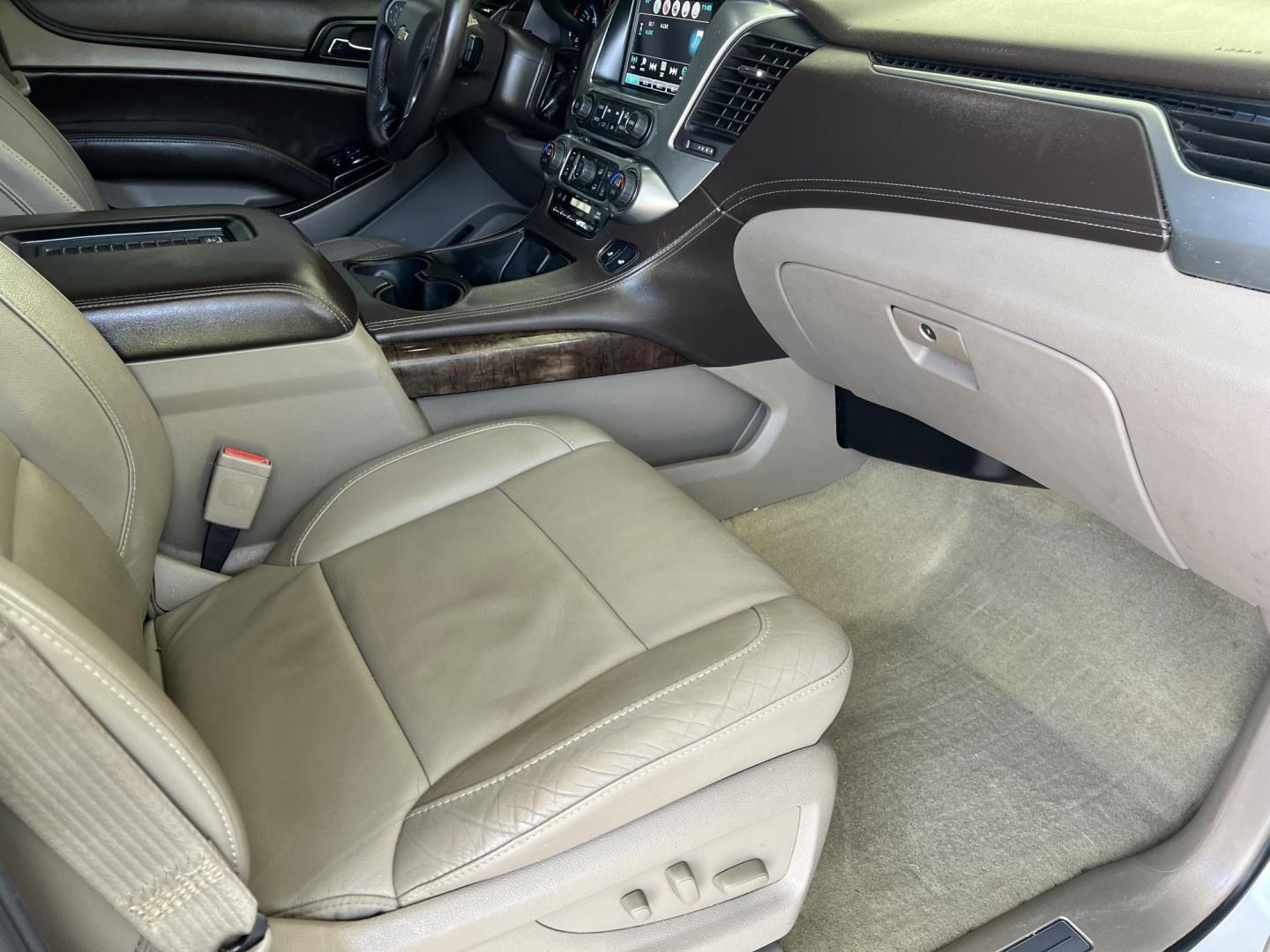 2016 White /Tan Chevrolet Tahoe LT (1GNSCBKC3GR) with an 5.3L V8 OHV 16V engine, 6 Speed Automatic transmission, located at 4520 Airline Hwy, Baton Rouge, LA, 70805, (225) 357-1497, 30.509325, -91.145432 - 2016 Chevrolet Tahoe LT 5.3 V8 Gas, 120K Miles, Heated Leather, Seating For 7, Sunroof, Cold A/C, All Power, Backup Camera, Power Lift Gate, Tow Package. FOR INFO PLEASE CONTACT JEFF AT 225-413-0981 CHECK OUT OUR A+ RATING WITH THE BETTER BUSINESS BUREAU WE HAVE BEEN A FAMILY-OWNED AND OPERATED BUSI - Photo#9