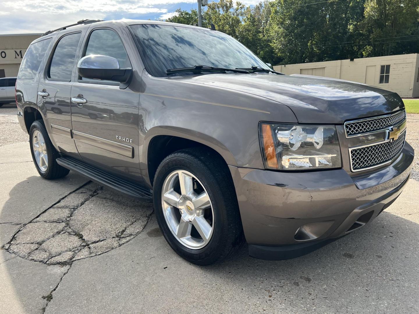 2013 Brown /Tan Chevrolet Tahoe LT (1GNSCBE0XDR) with an 5.3L V8 OHV 16V FFV engine, 6-Speed Automatic transmission, located at 4520 Airline Hwy, Baton Rouge, LA, 70805, (225) 357-1497, 30.509325, -91.145432 - 2013 Chevrolet Tahoe LT 2WD 5.3 V8 Gas, 141K Miles, Heated Leather, Seating For 7, Cold A/C, All Power, Backup Camera, 20 Inch Factory Alloy Wheels, Tow Package. FOR INFO PLEASE CONTACT JEFF AT 225-413-0981 CHECK OUT OUR A+ RATING WITH THE BETTER BUSINESS BUREAU WE HAVE BEEN A FAMILY-OWNED AND OP - Photo#3