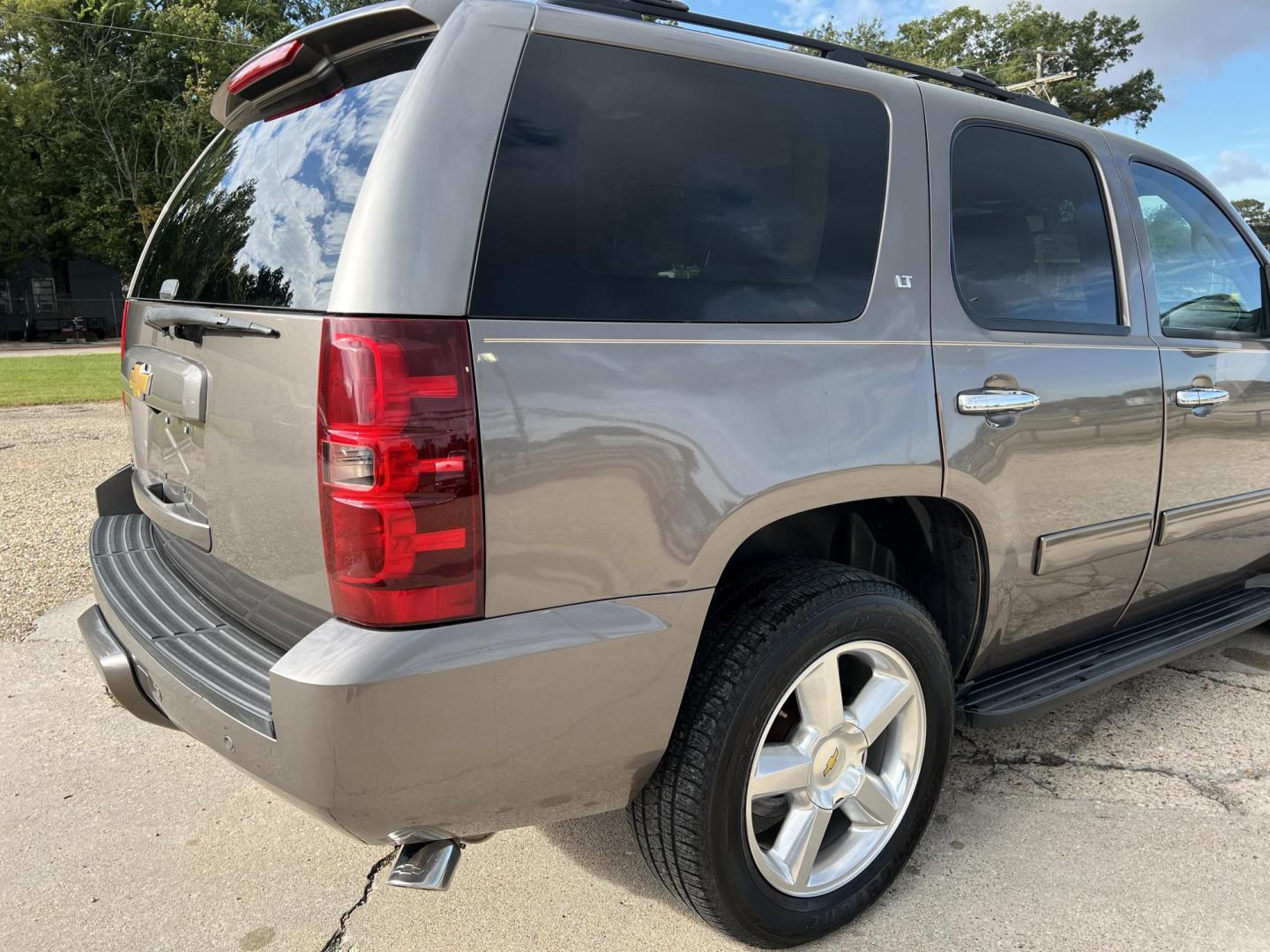 2013 Brown /Tan Chevrolet Tahoe LT (1GNSCBE0XDR) with an 5.3L V8 OHV 16V FFV engine, 6-Speed Automatic transmission, located at 4520 Airline Hwy, Baton Rouge, LA, 70805, (225) 357-1497, 30.509325, -91.145432 - 2013 Chevrolet Tahoe LT 2WD 5.3 V8 Gas, 141K Miles, Heated Leather, Seating For 7, Cold A/C, All Power, Backup Camera, 20 Inch Factory Alloy Wheels, Tow Package. FOR INFO PLEASE CONTACT JEFF AT 225-413-0981 CHECK OUT OUR A+ RATING WITH THE BETTER BUSINESS BUREAU WE HAVE BEEN A FAMILY-OWNED AND OP - Photo#5