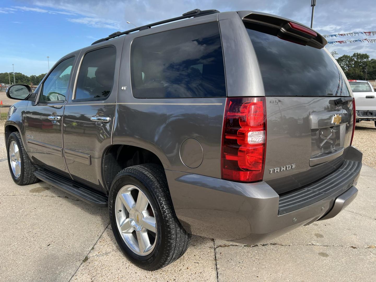 2013 Brown /Tan Chevrolet Tahoe LT (1GNSCBE0XDR) with an 5.3L V8 OHV 16V FFV engine, 6-Speed Automatic transmission, located at 4520 Airline Hwy, Baton Rouge, LA, 70805, (225) 357-1497, 30.509325, -91.145432 - 2013 Chevrolet Tahoe LT 2WD 5.3 V8 Gas, 141K Miles, Heated Leather, Seating For 7, Cold A/C, All Power, Backup Camera, 20 Inch Factory Alloy Wheels, Tow Package. FOR INFO PLEASE CONTACT JEFF AT 225-413-0981 CHECK OUT OUR A+ RATING WITH THE BETTER BUSINESS BUREAU WE HAVE BEEN A FAMILY-OWNED AND OP - Photo#7
