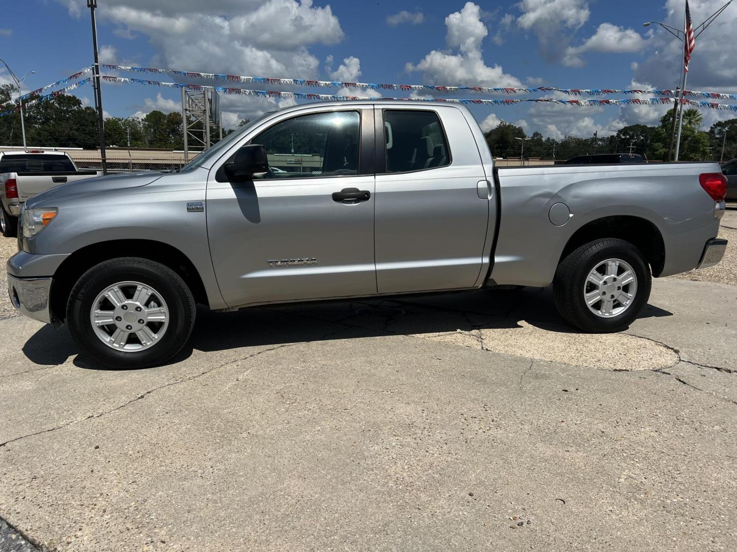 2008 Silver /Gray Toyota Tundra (5TFRT54178X) with an 4.7L V8 DOHC 32V engine, 5-Speed Automatic Overdrive transmission, located at 4520 Airline Hwy, Baton Rouge, LA, 70805, (225) 357-1497, 30.509325, -91.145432 - 2008 Toyota Tundra Double Cab 4.7 V8 Gas, 204K Miles, Cold A/C, Power Windows, Locks & Mirrors, Backup Camera, Tow Package. Does Have Minor Dents & Scratches. FOR INFO PLEASE CONTACT JEFF AT 225-413-0981 CHECK OUT OUR A+ RATING WITH THE BETTER BUSINESS BUREAU WE HAVE BEEN A FAMILY OWNED AND OPERATE - Photo#1