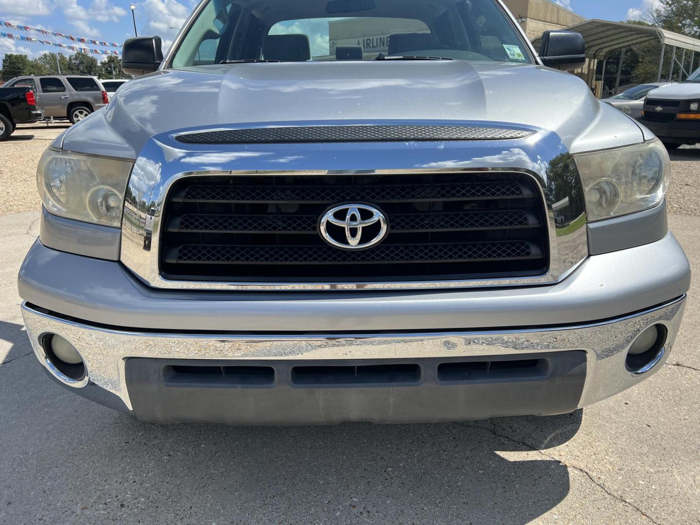 2008 Silver /Gray Toyota Tundra (5TFRT54178X) with an 4.7L V8 DOHC 32V engine, 5-Speed Automatic Overdrive transmission, located at 4520 Airline Hwy, Baton Rouge, LA, 70805, (225) 357-1497, 30.509325, -91.145432 - 2008 Toyota Tundra Double Cab 4.7 V8 Gas, 204K Miles, Cold A/C, Power Windows, Locks & Mirrors, Backup Camera, Tow Package. Does Have Minor Dents & Scratches. FOR INFO PLEASE CONTACT JEFF AT 225-413-0981 CHECK OUT OUR A+ RATING WITH THE BETTER BUSINESS BUREAU WE HAVE BEEN A FAMILY OWNED AND OPERATE - Photo#2
