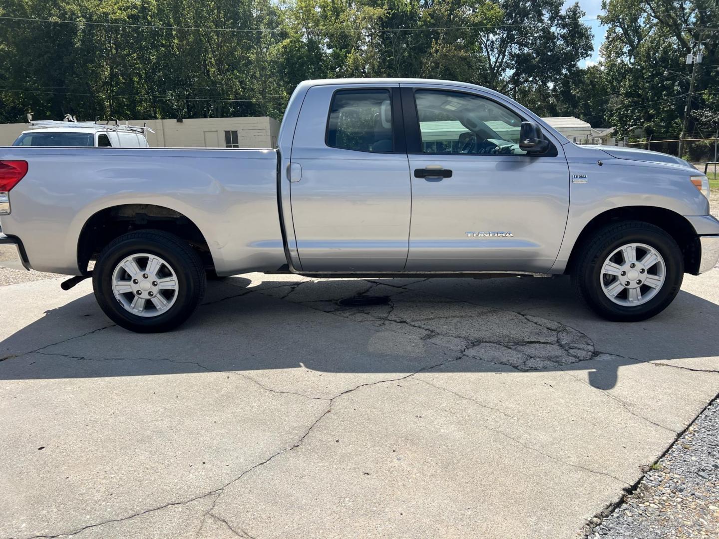 2008 Silver /Gray Toyota Tundra (5TFRT54178X) with an 4.7L V8 DOHC 32V engine, 5-Speed Automatic Overdrive transmission, located at 4520 Airline Hwy, Baton Rouge, LA, 70805, (225) 357-1497, 30.509325, -91.145432 - 2008 Toyota Tundra Double Cab 4.7 V8 Gas, 204K Miles, Cold A/C, Power Windows, Locks & Mirrors, Backup Camera, Tow Package. Does Have Minor Dents & Scratches. FOR INFO PLEASE CONTACT JEFF AT 225-413-0981 CHECK OUT OUR A+ RATING WITH THE BETTER BUSINESS BUREAU WE HAVE BEEN A FAMILY OWNED AND OPERATE - Photo#4