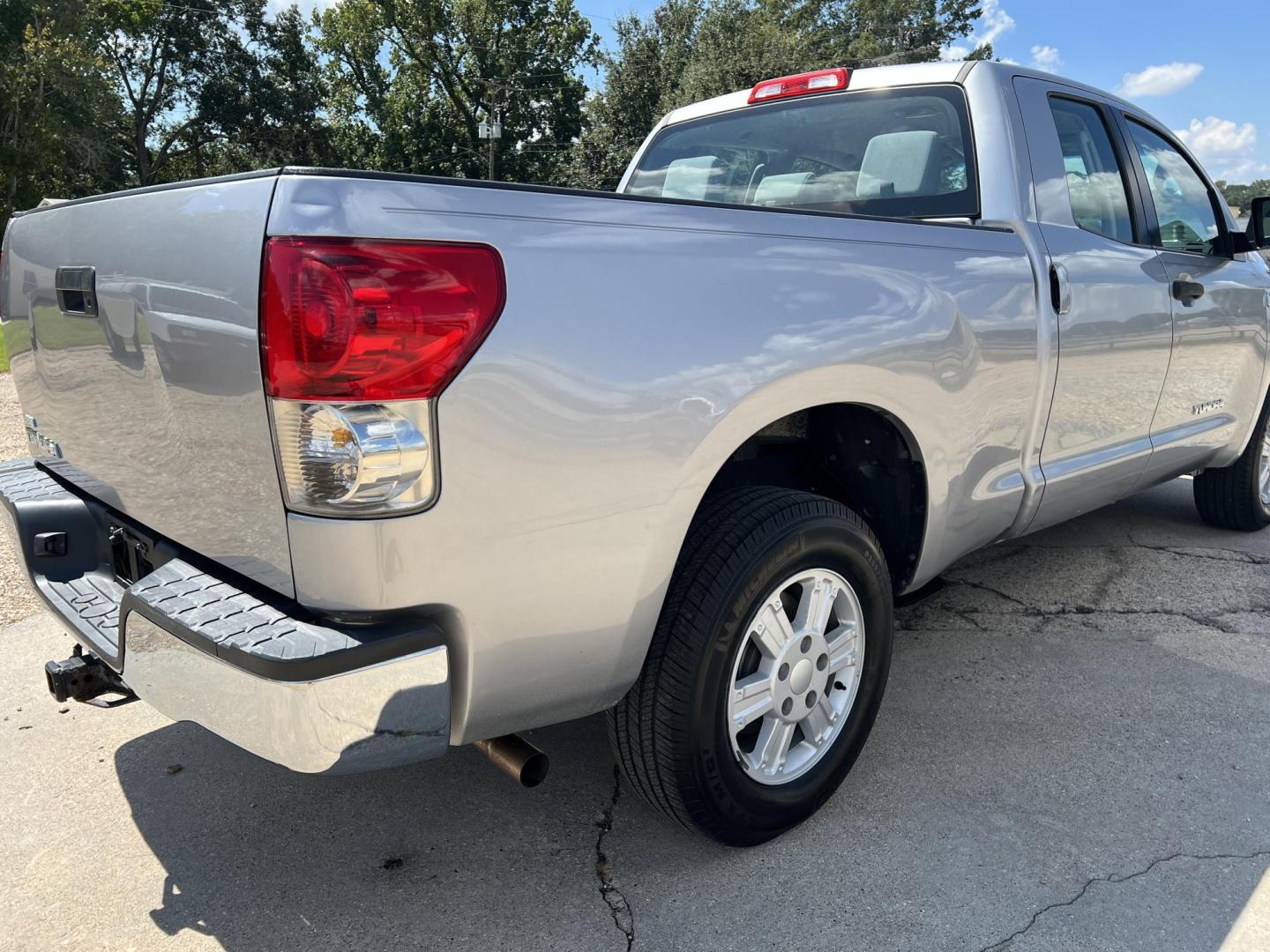 2008 Silver /Gray Toyota Tundra (5TFRT54178X) with an 4.7L V8 DOHC 32V engine, 5-Speed Automatic Overdrive transmission, located at 4520 Airline Hwy, Baton Rouge, LA, 70805, (225) 357-1497, 30.509325, -91.145432 - 2008 Toyota Tundra Double Cab 4.7 V8 Gas, 204K Miles, Cold A/C, Power Windows, Locks & Mirrors, Backup Camera, Tow Package. Does Have Minor Dents & Scratches. FOR INFO PLEASE CONTACT JEFF AT 225-413-0981 CHECK OUT OUR A+ RATING WITH THE BETTER BUSINESS BUREAU WE HAVE BEEN A FAMILY OWNED AND OPERATE - Photo#5